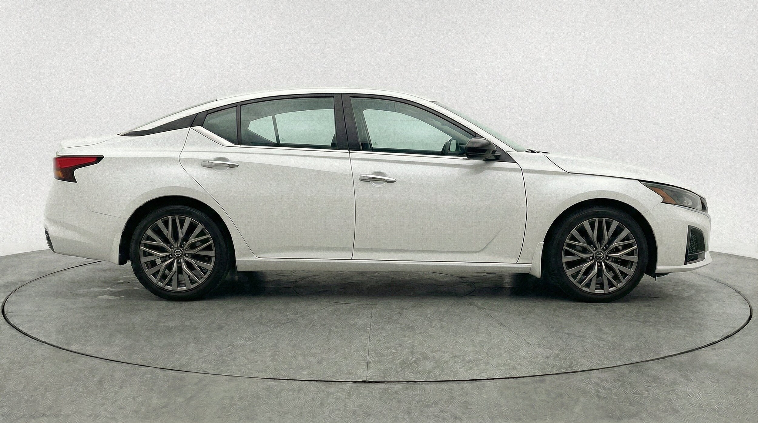 Thumbnail: 2025 Nissan Altima - 11