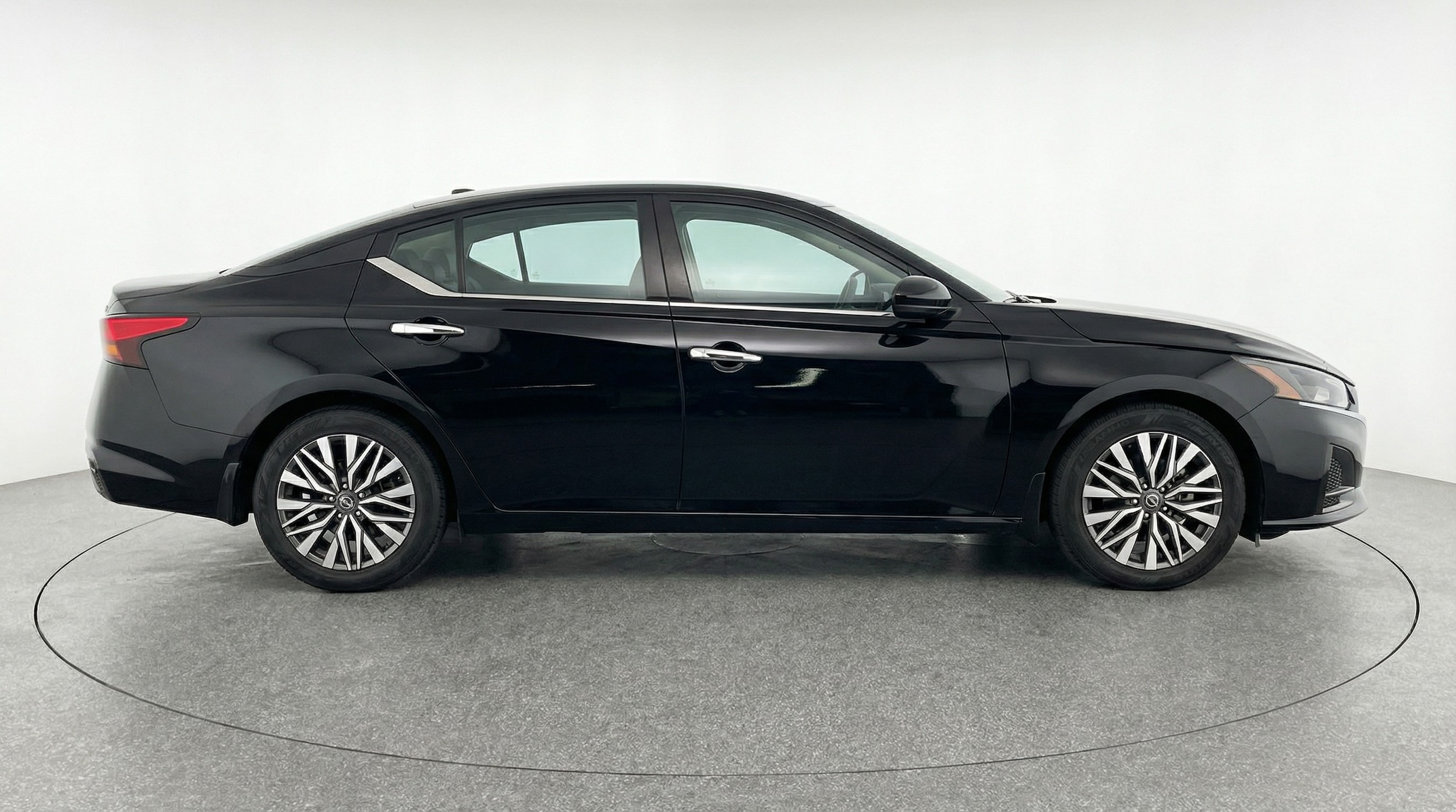 Thumbnail: 2025 Nissan Altima - 8