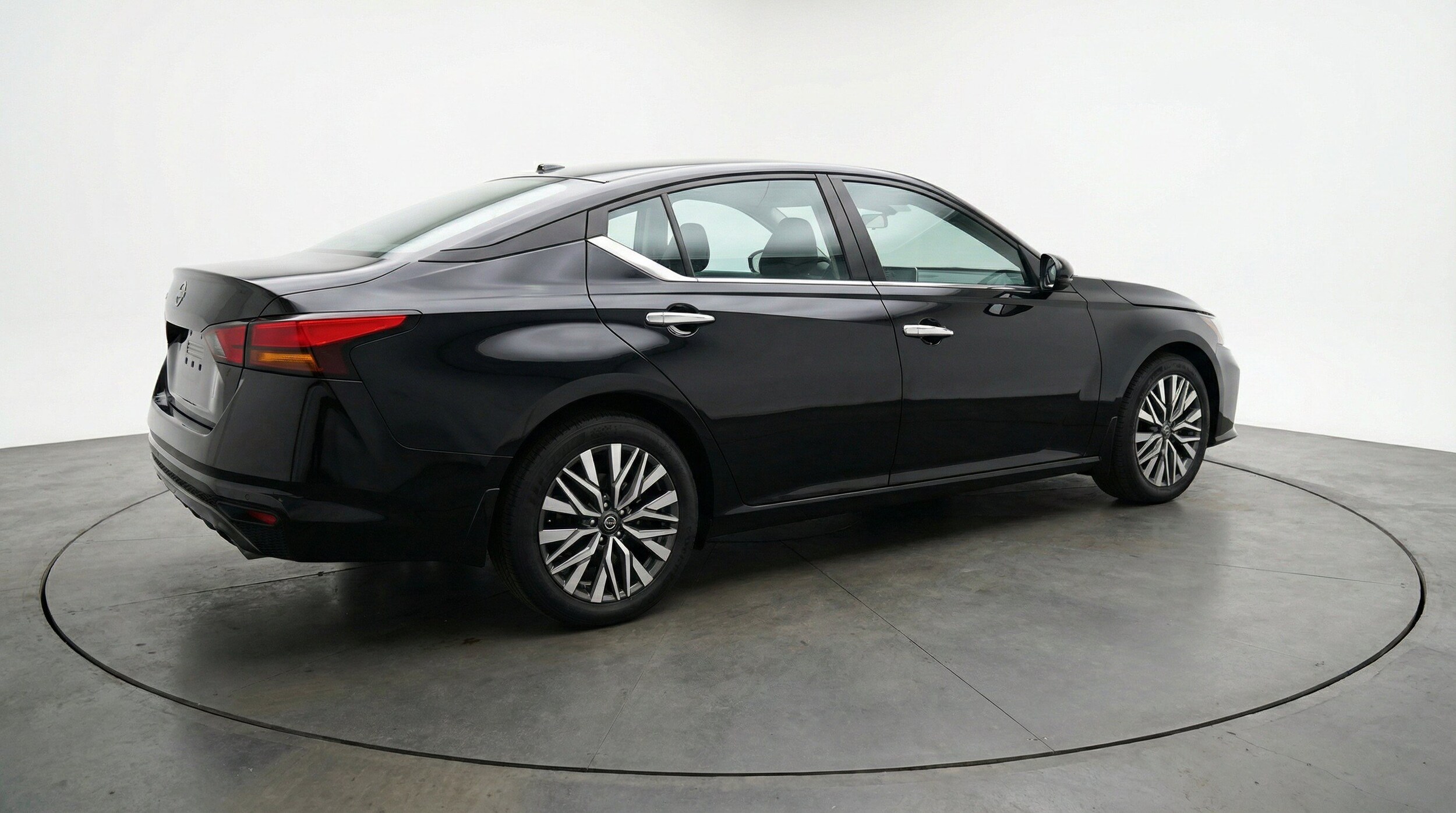 Thumbnail: 2025 Nissan Altima - 9