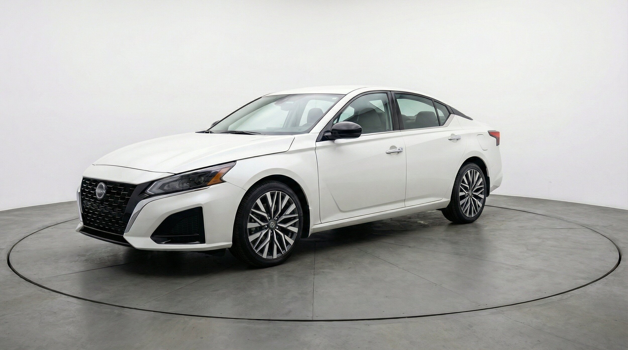 Thumbnail: 2025 Nissan Altima - 3