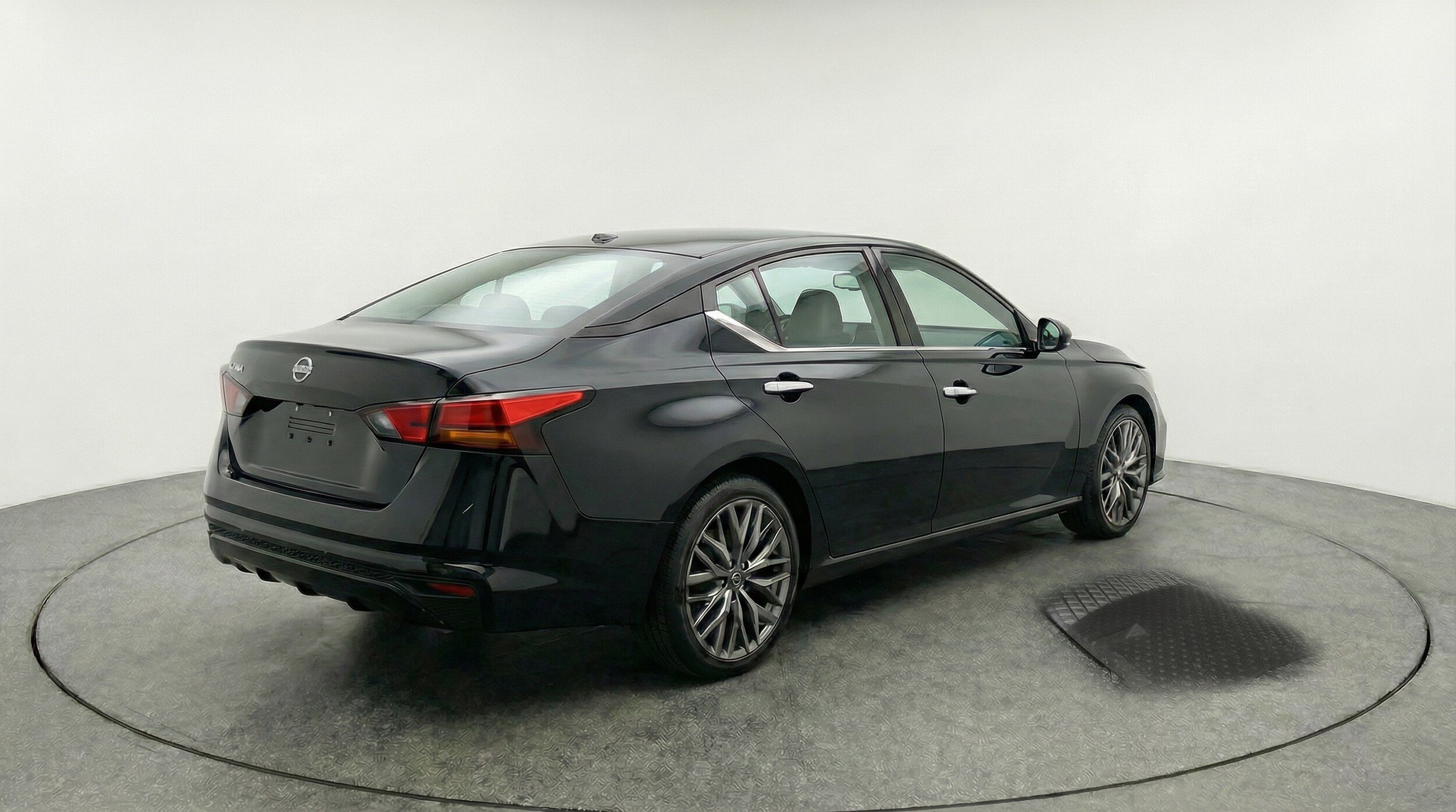 Thumbnail: 2025 Nissan Altima - 9