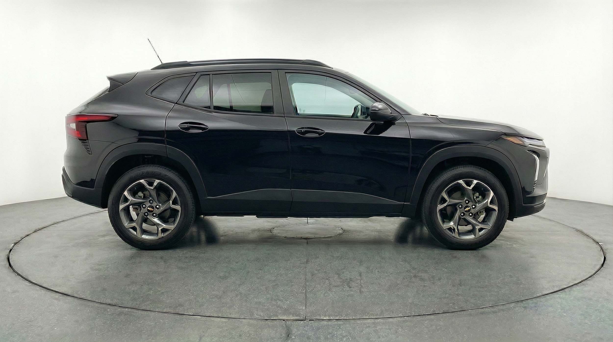 Thumbnail: 2025 Chevrolet Trax - 8