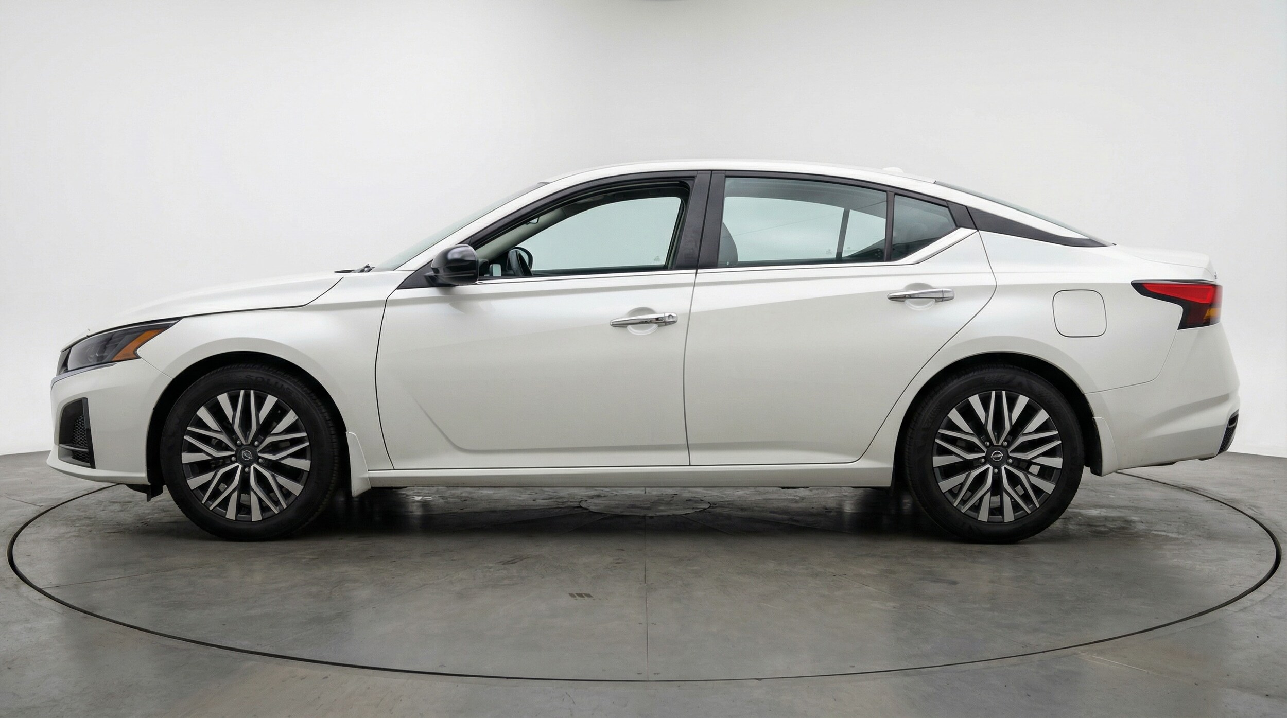 Thumbnail: 2025 Nissan Altima - 4