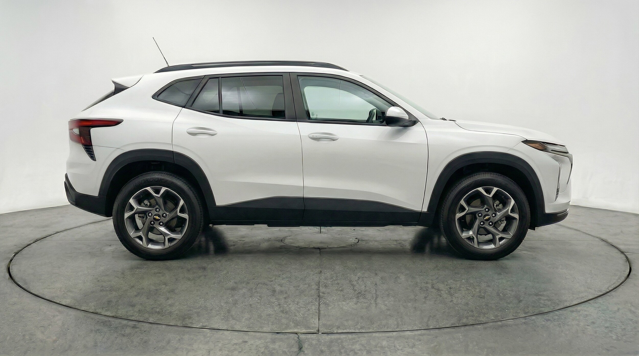 Thumbnail: 2025 Chevrolet Trax - 11