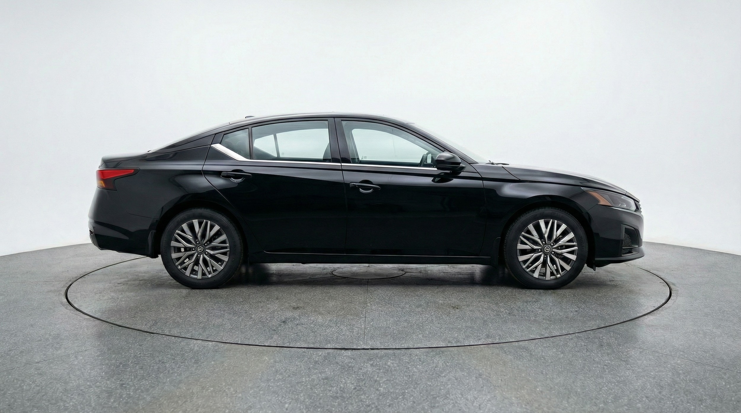 Thumbnail: 2025 Nissan Altima - 8