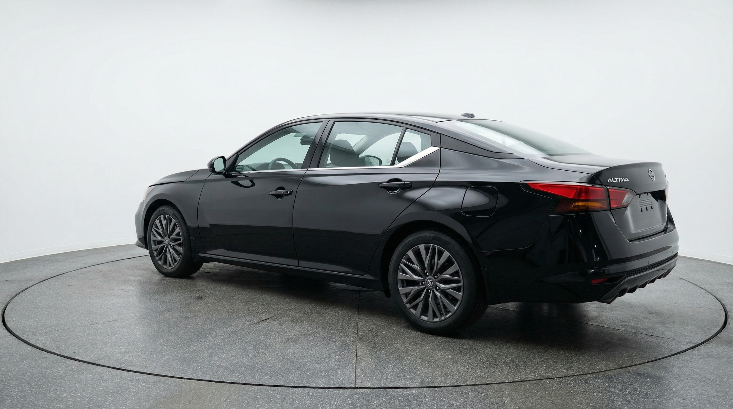 Thumbnail: 2025 Nissan Altima - 5