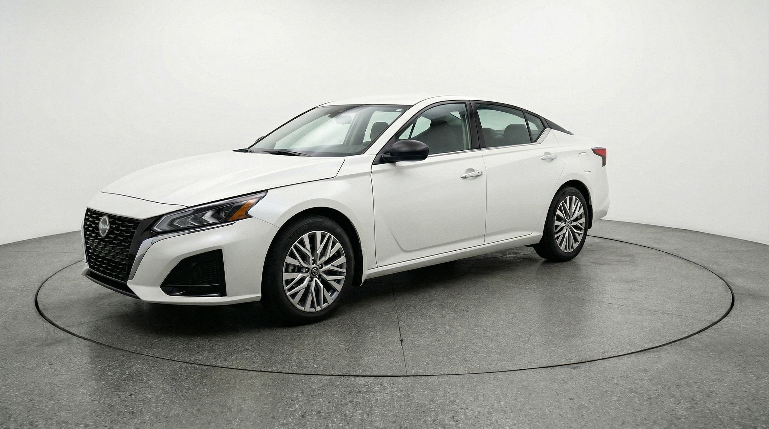 Thumbnail: 2025 Nissan Altima - 3