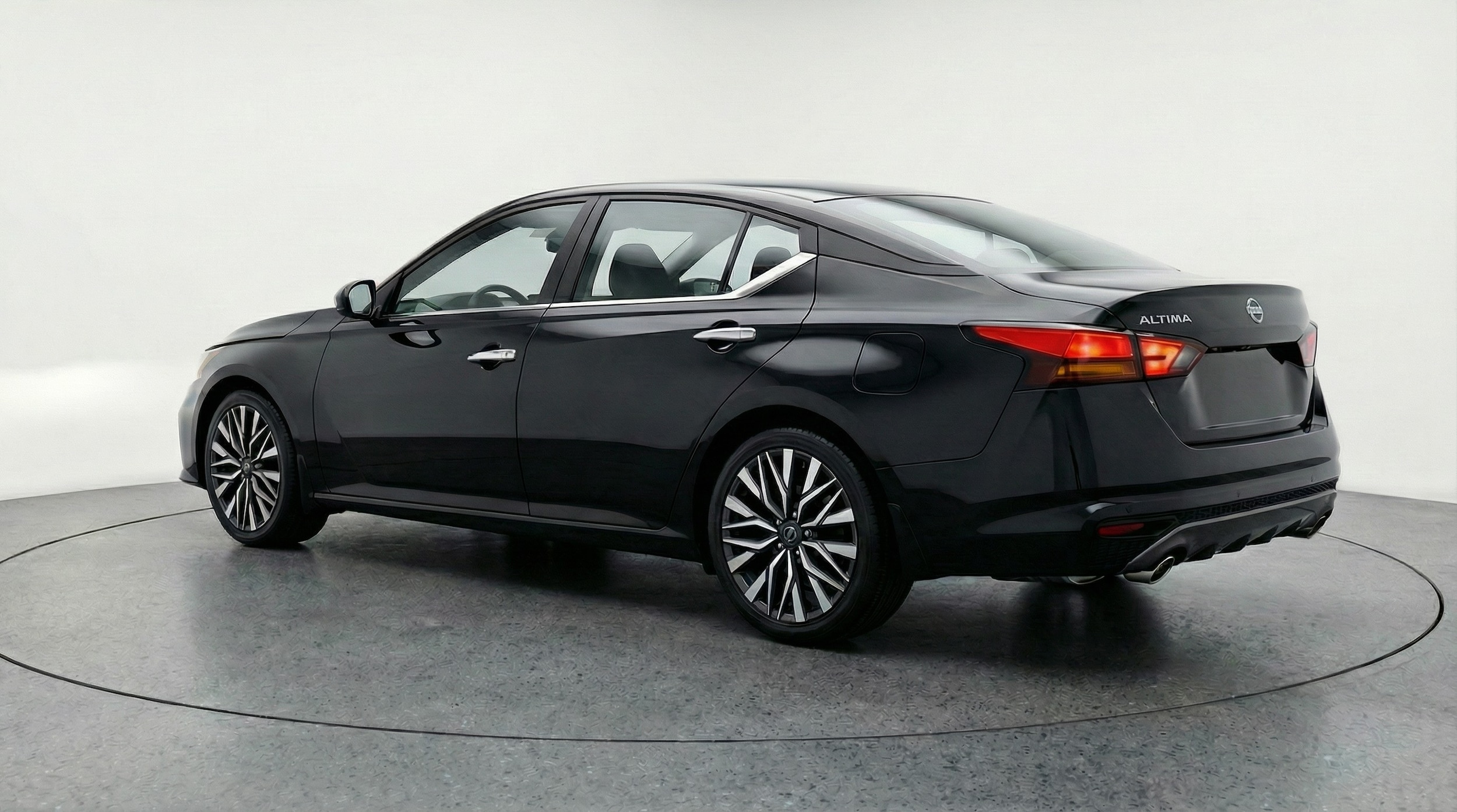 Thumbnail: 2025 Nissan Altima - 5