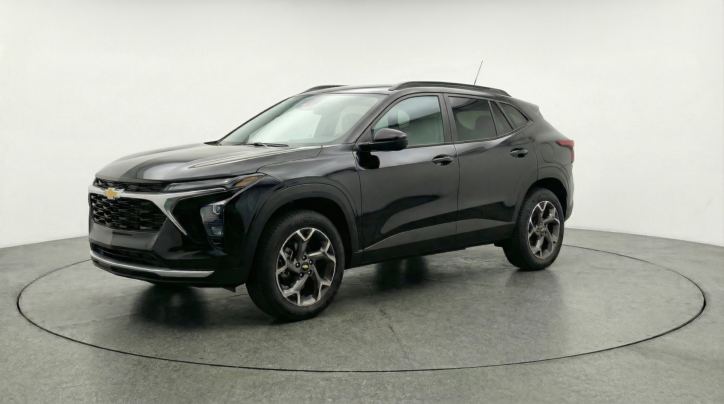 Thumbnail: 2025 Chevrolet Trax - 3