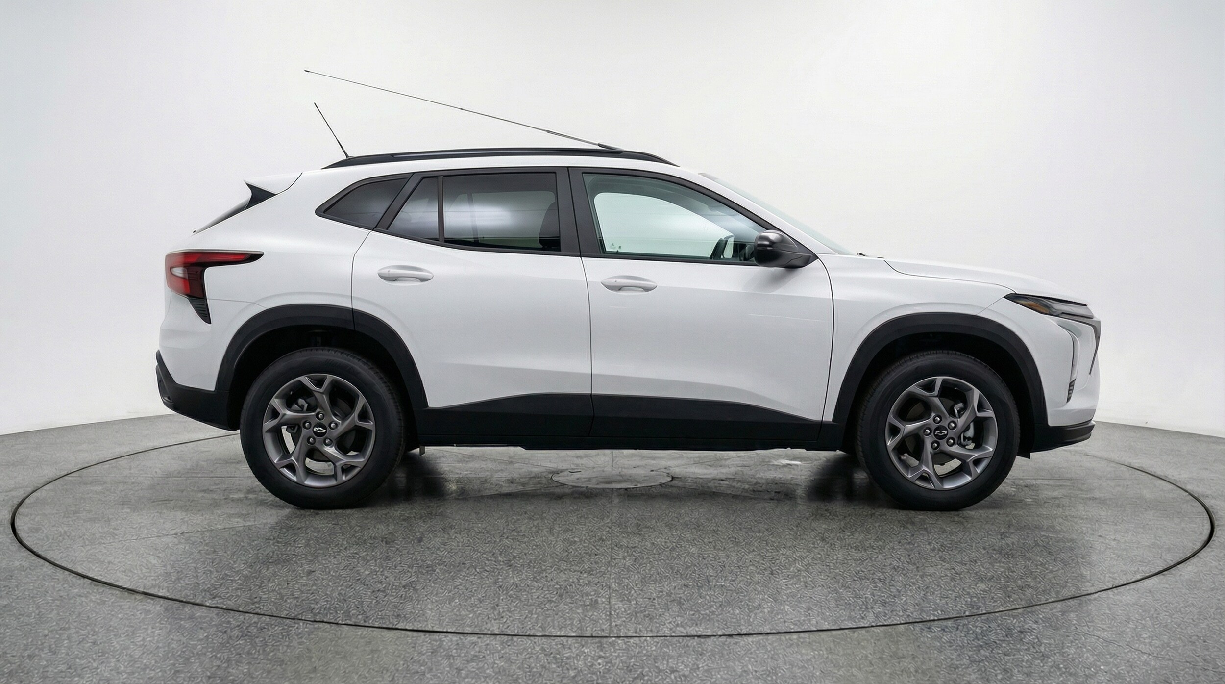 Thumbnail: 2025 Chevrolet Trax - 8