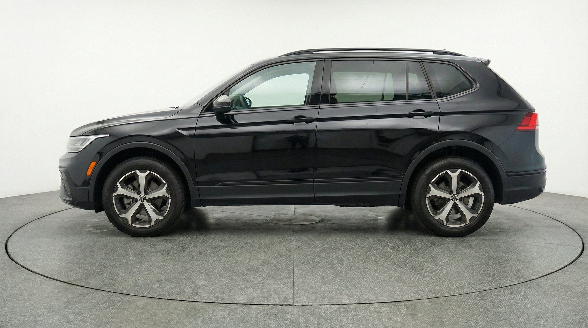 Thumbnail: 2026 Volkswagen Tiguan - 5