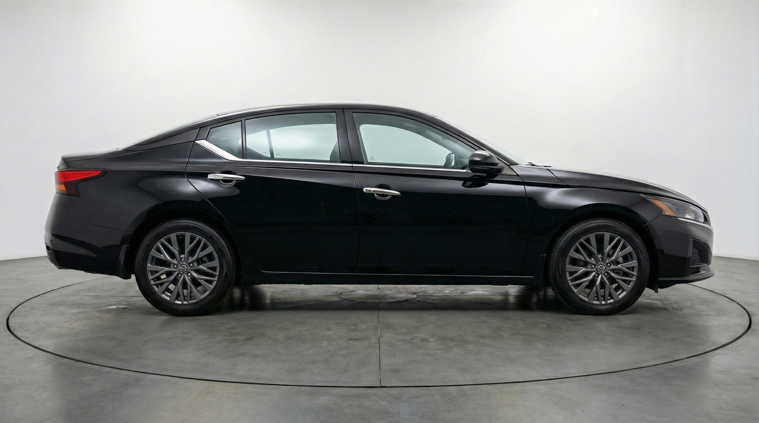 Thumbnail: 2025 Nissan Altima - 8