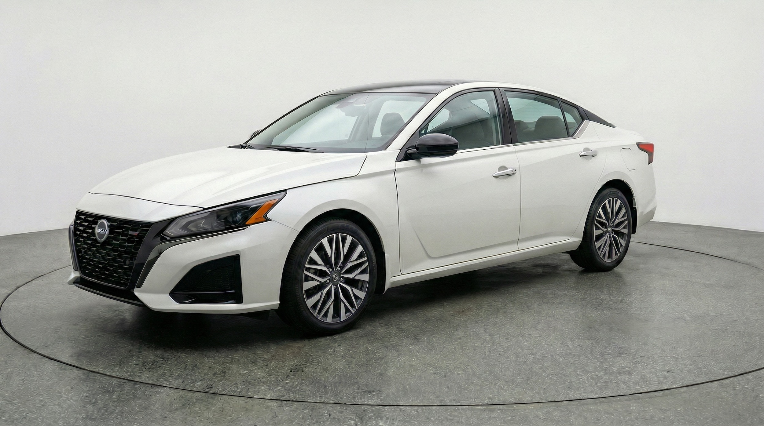 Thumbnail: 2025 Nissan Altima - 3