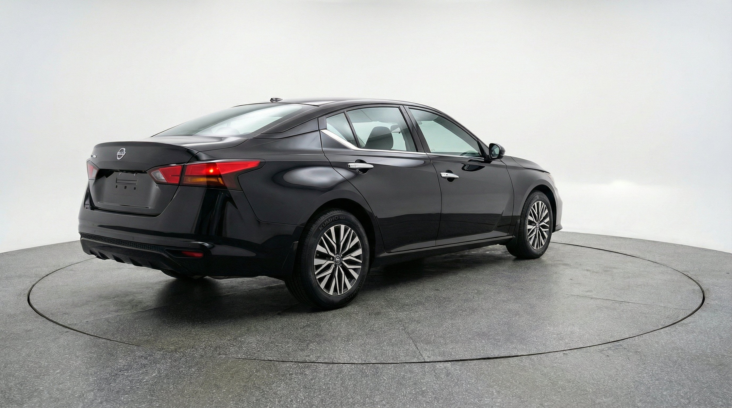 Thumbnail: 2025 Nissan Altima - 9