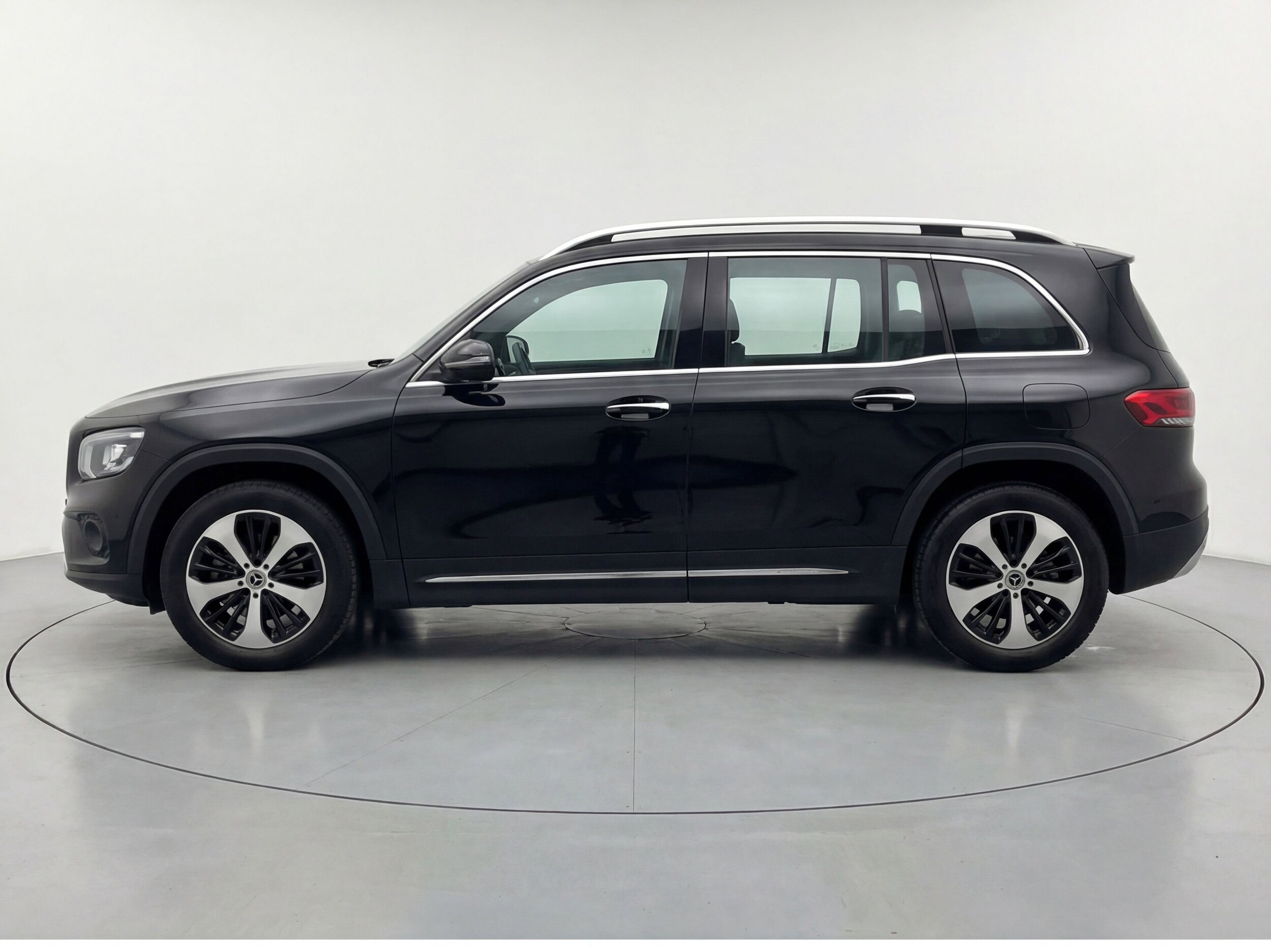 Thumbnail: 2025 Mercedes-Benz GLB - 5