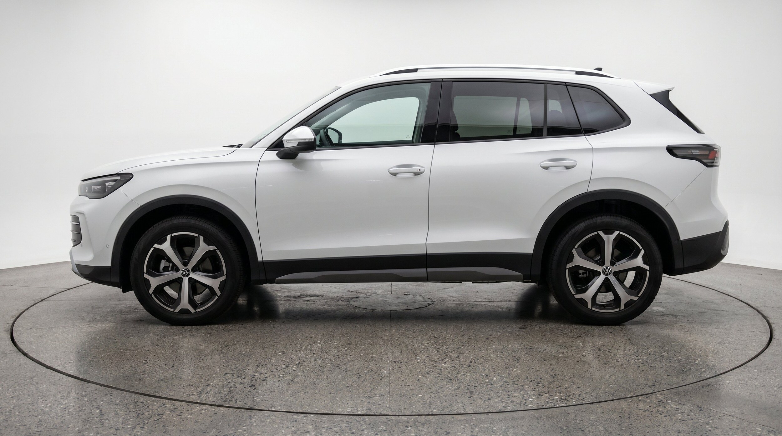 Thumbnail: 2026 Volkswagen Tiguan - 5