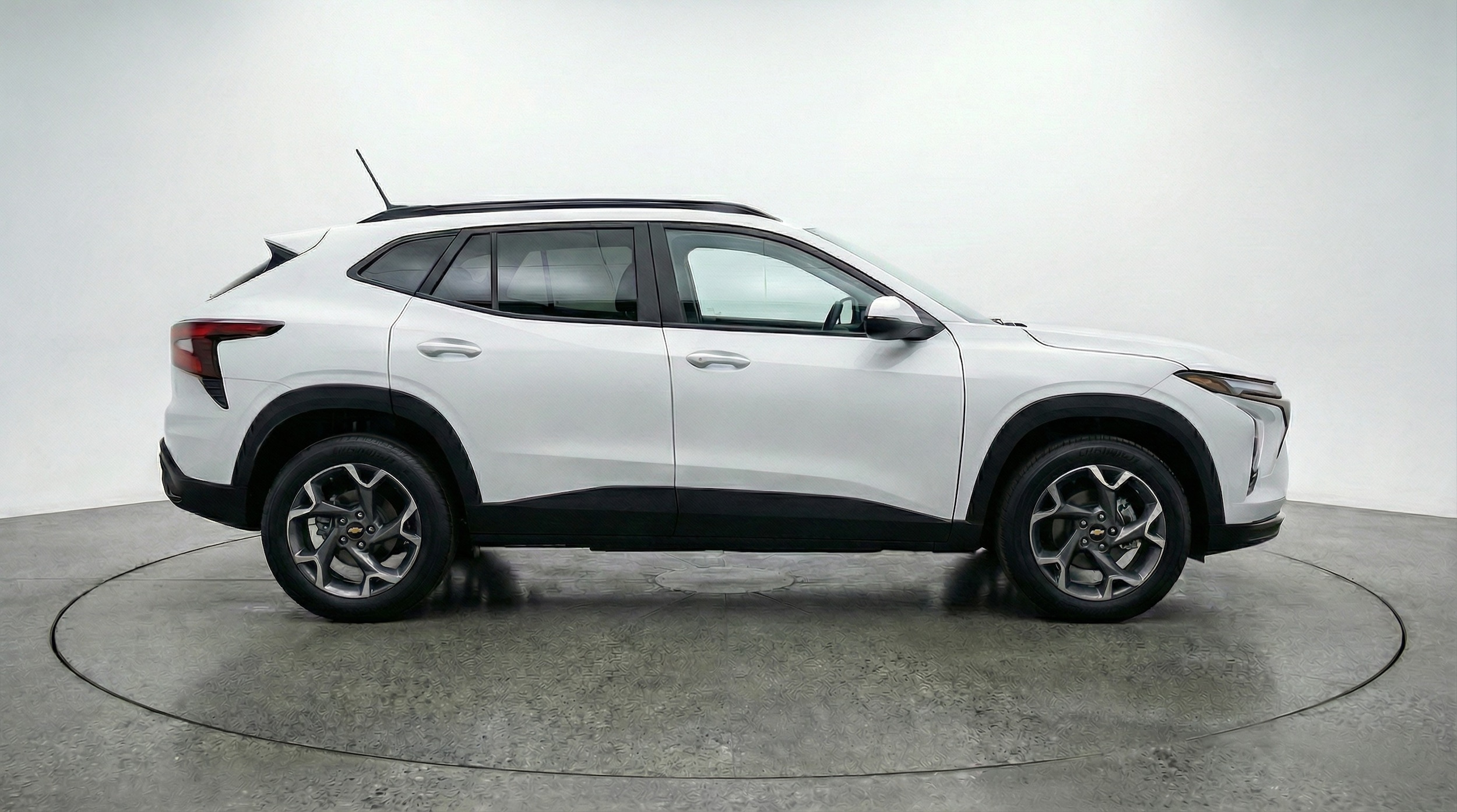 Thumbnail: 2025 Chevrolet Trax - 8