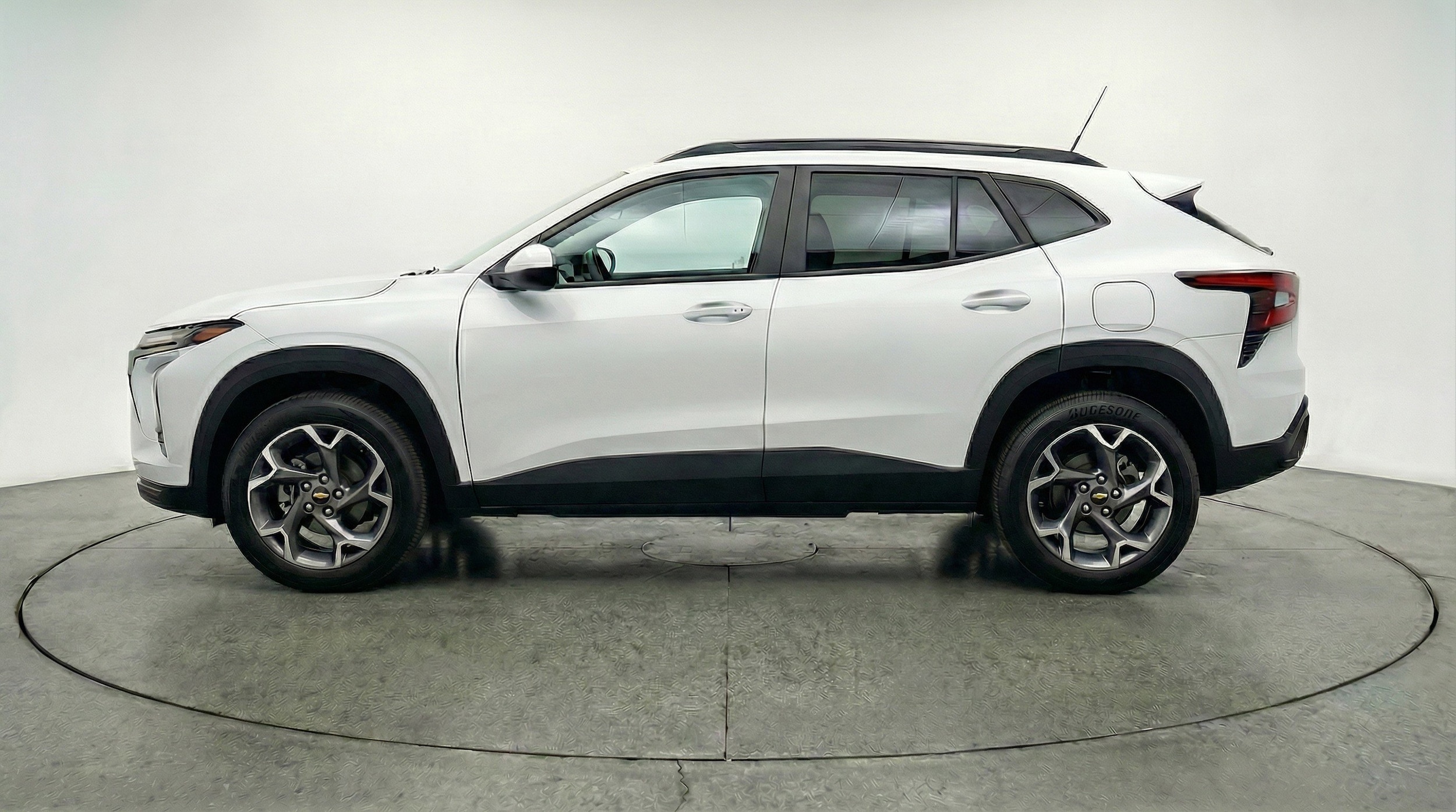 Thumbnail: 2025 Chevrolet Trax - 5