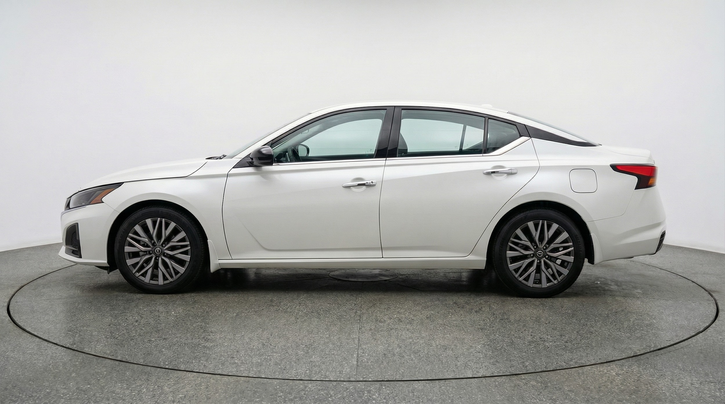 Thumbnail: 2025 Nissan Altima - 4