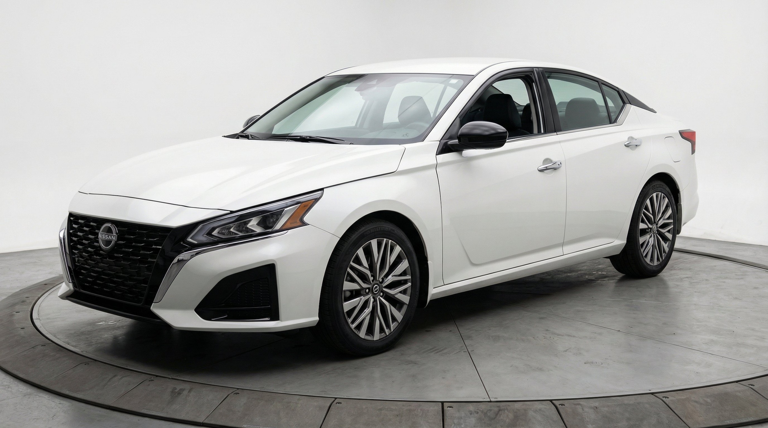 Thumbnail: 2025 Nissan Altima - 3