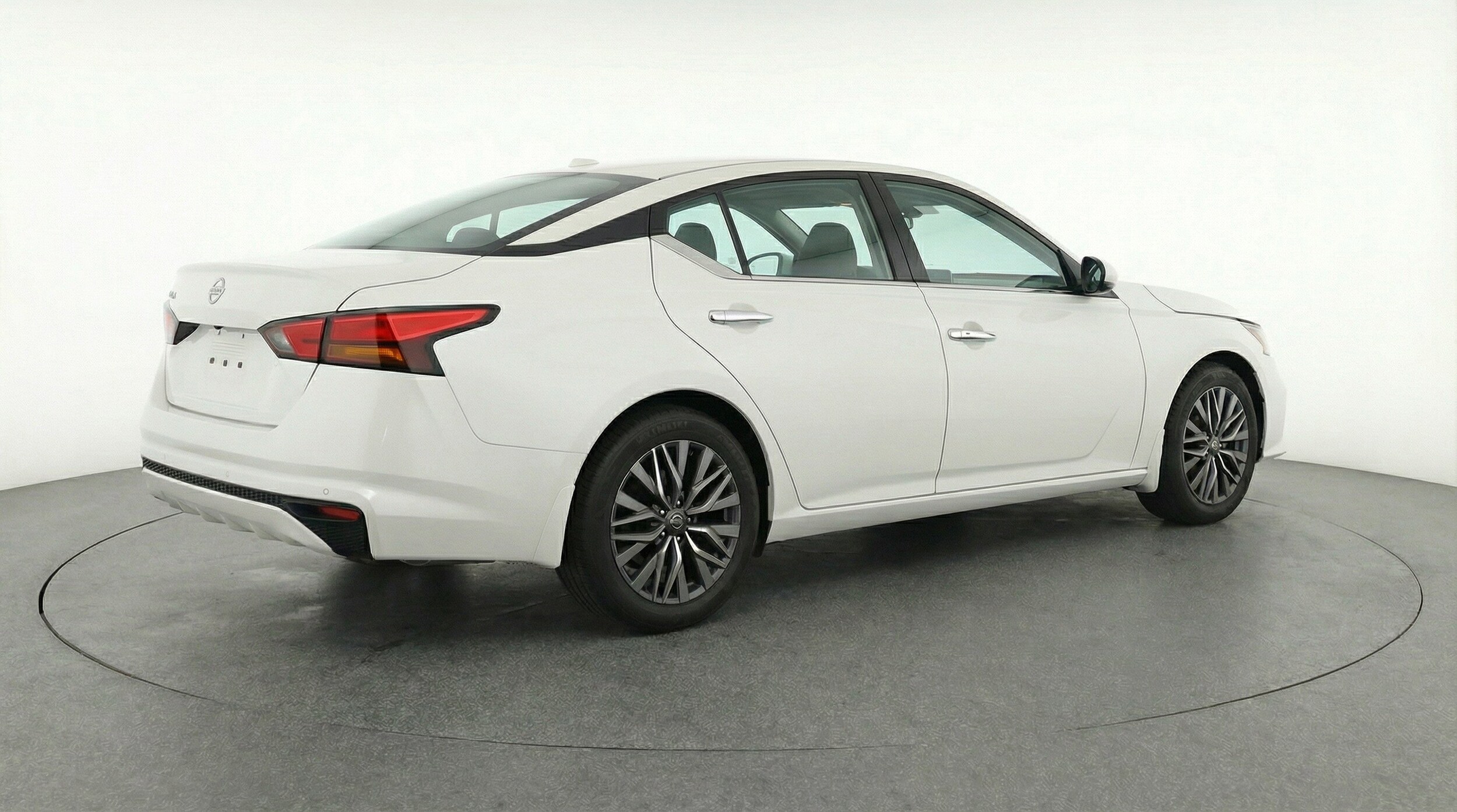 Thumbnail: 2025 Nissan Altima - 9