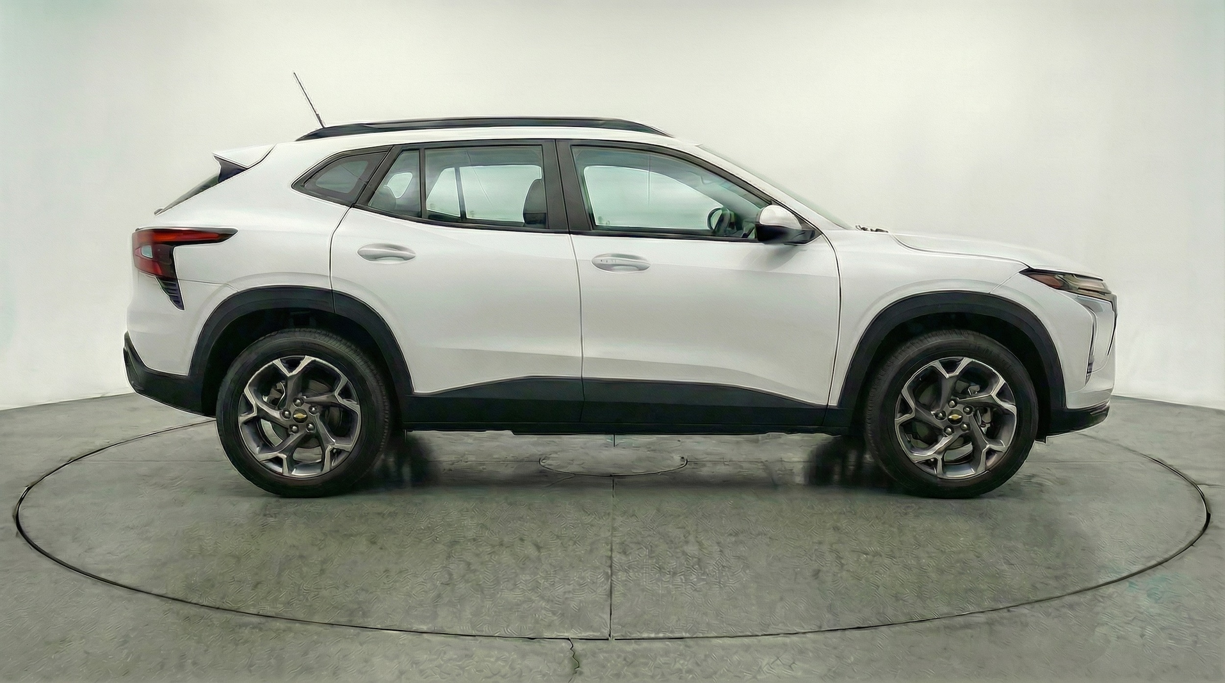 Thumbnail: 2025 Chevrolet Trax - 8