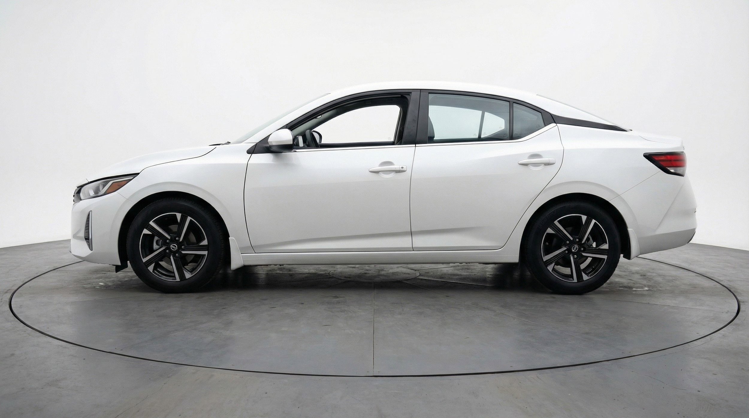 Thumbnail: 2025 Nissan Sentra - 5
