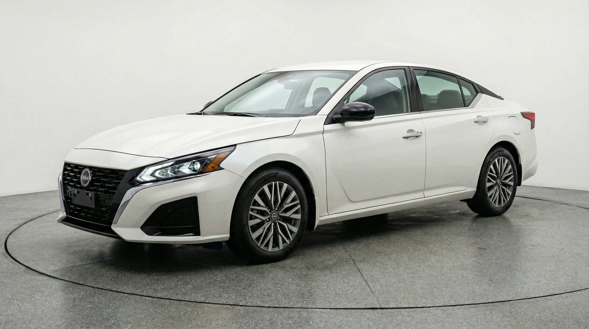 Thumbnail: 2025 Nissan Altima - 3