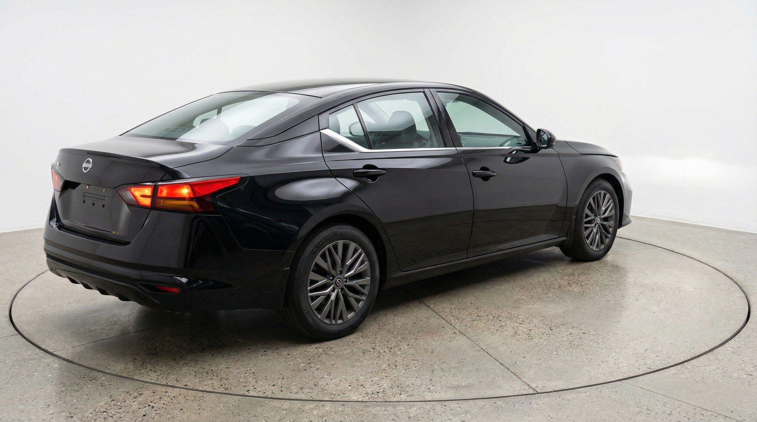 Thumbnail: 2025 Nissan Altima - 9