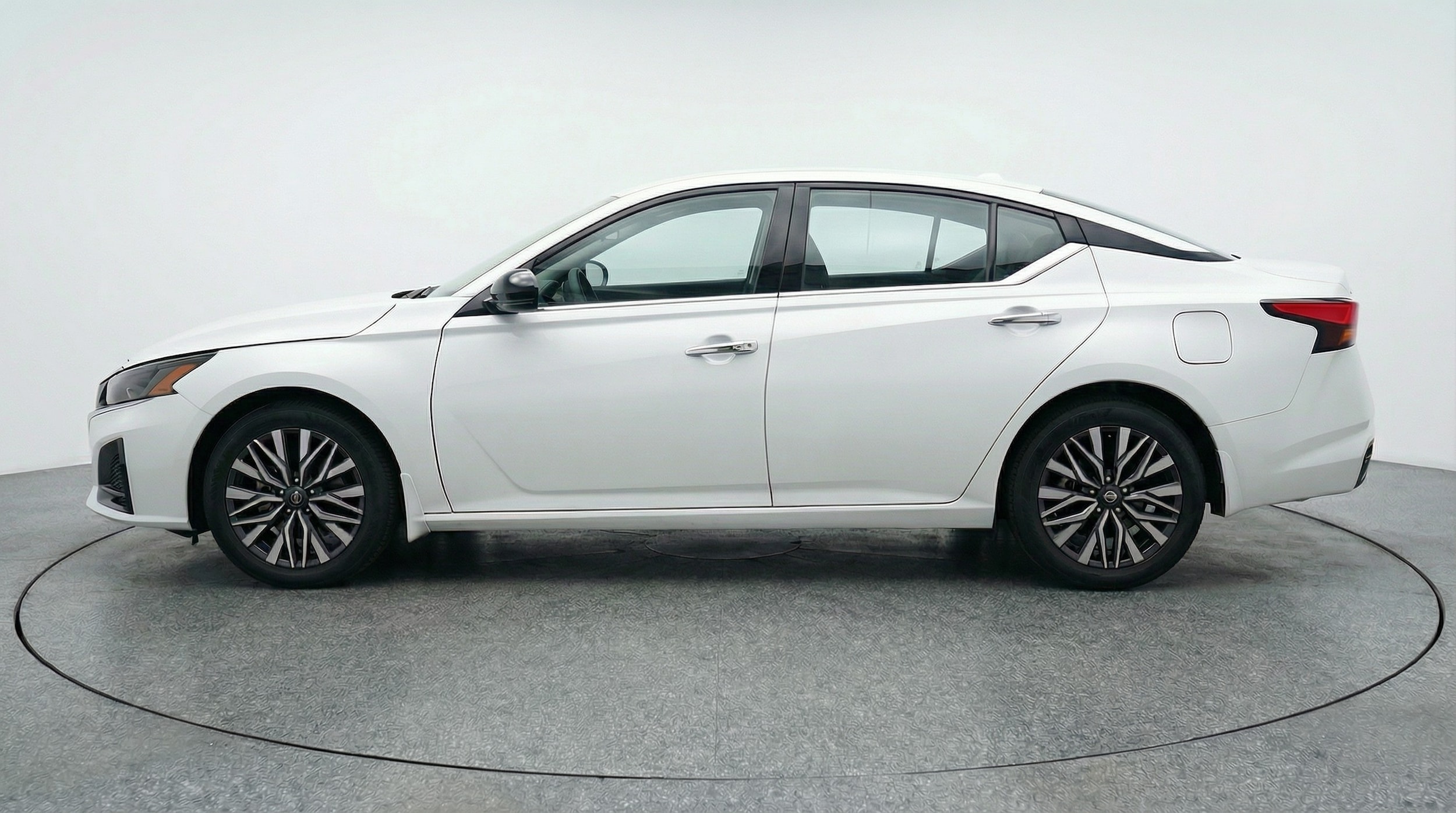 Thumbnail: 2025 Nissan Altima - 4