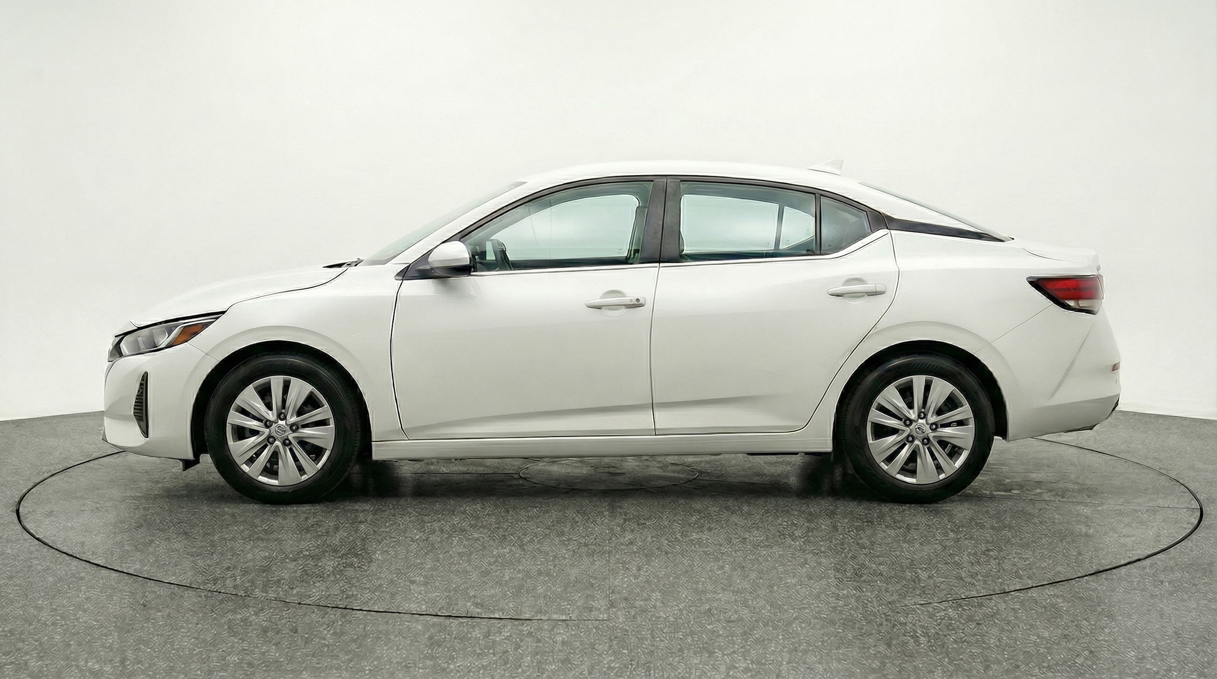 Thumbnail: 2025 Nissan Sentra - 4