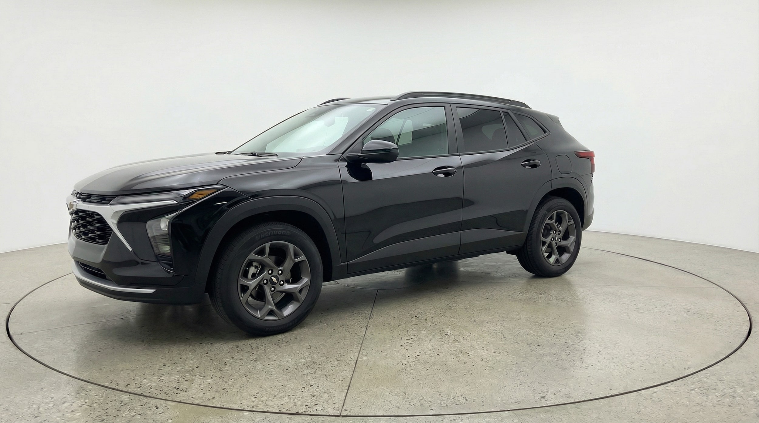 Thumbnail: 2025 Chevrolet Trax - 3