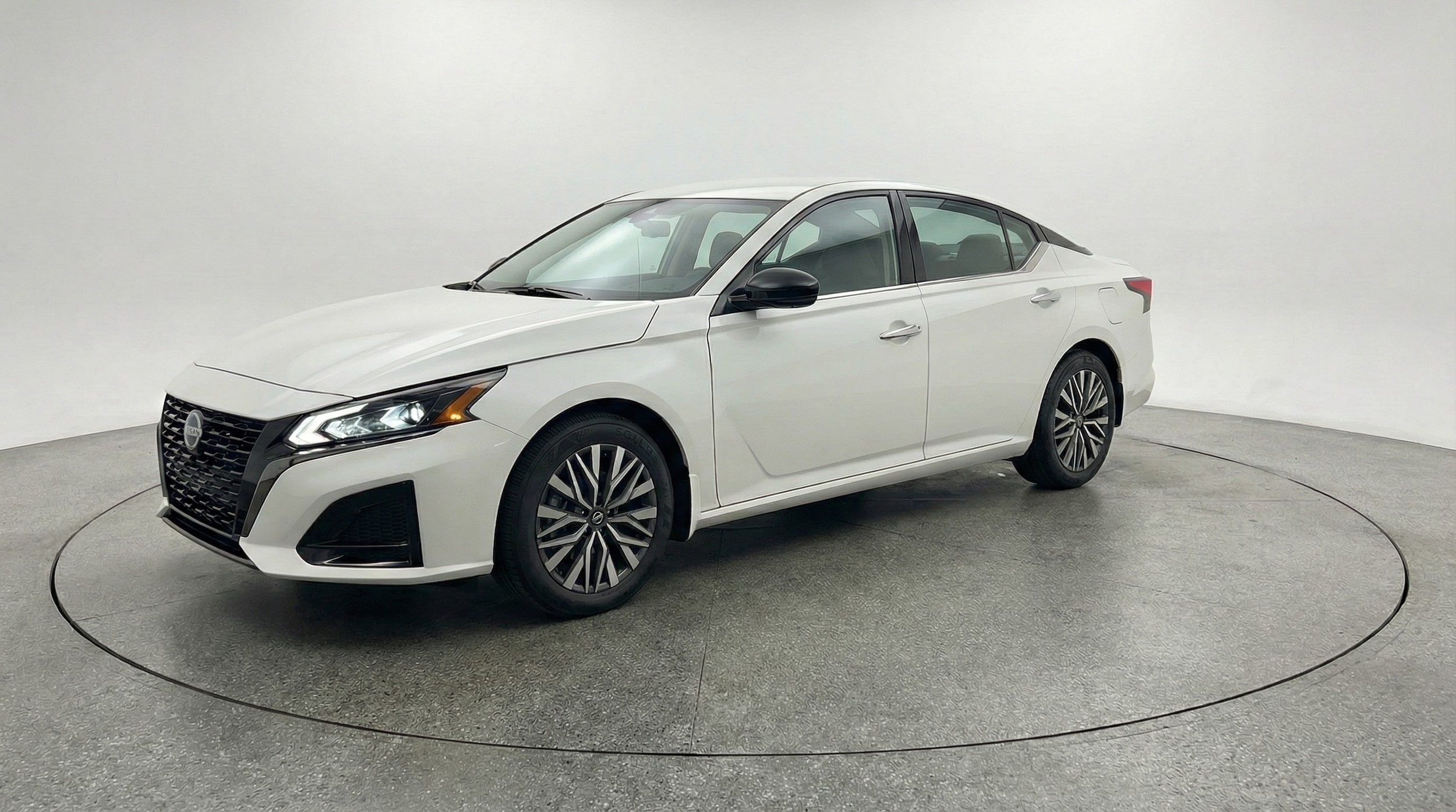 Thumbnail: 2025 Nissan Altima - 3