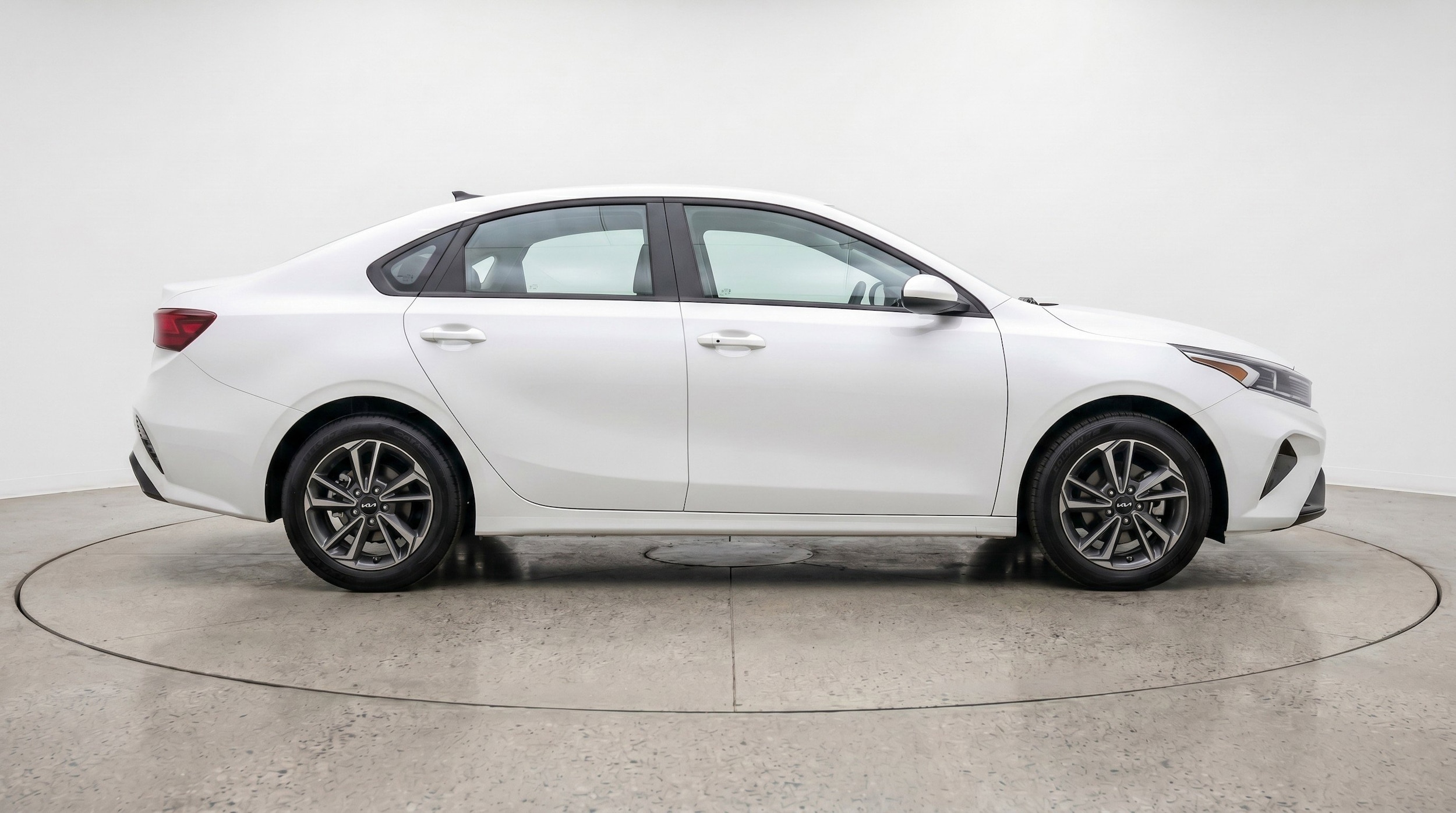 Thumbnail: 2024 Kia Forte - 11