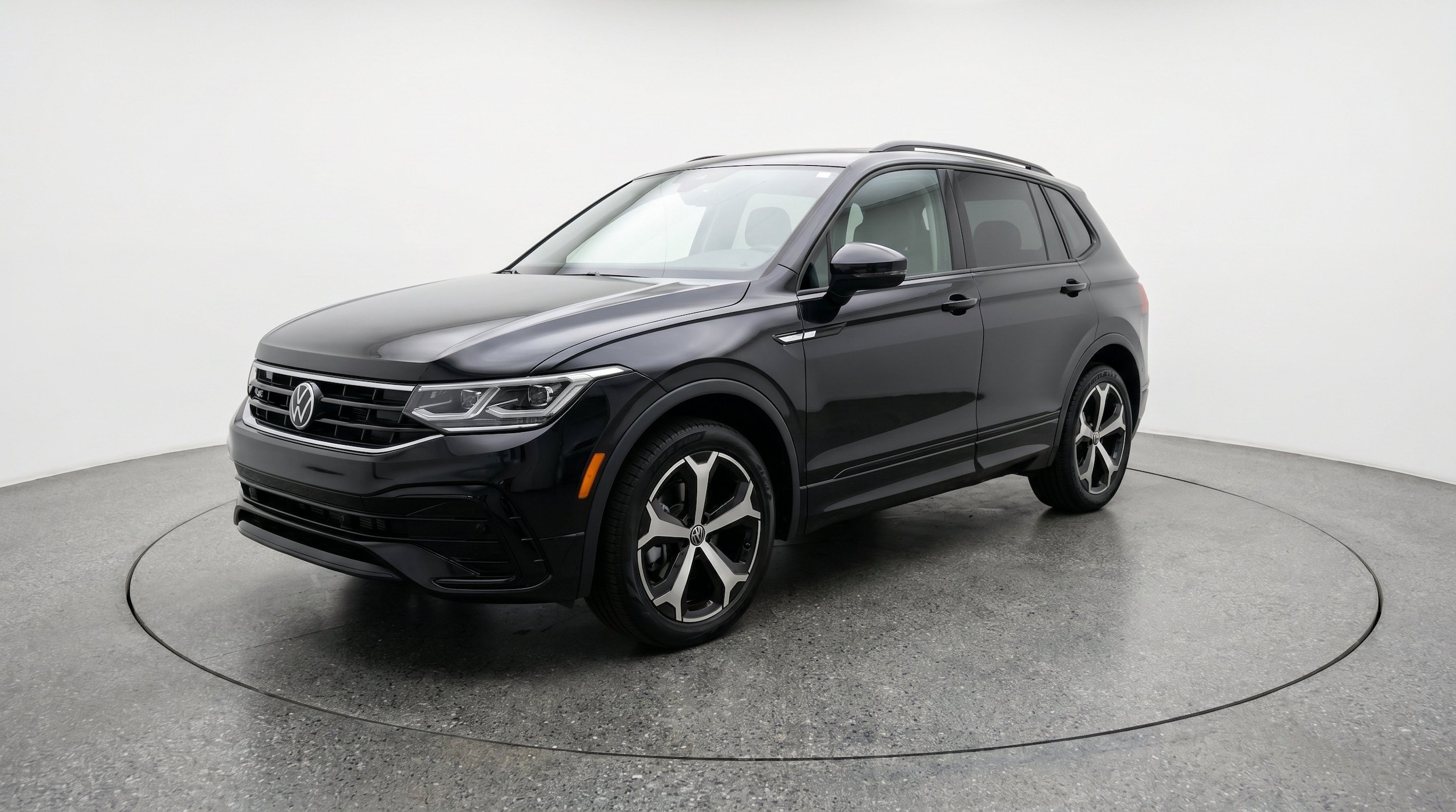 Thumbnail: 2026 Volkswagen Tiguan - 3