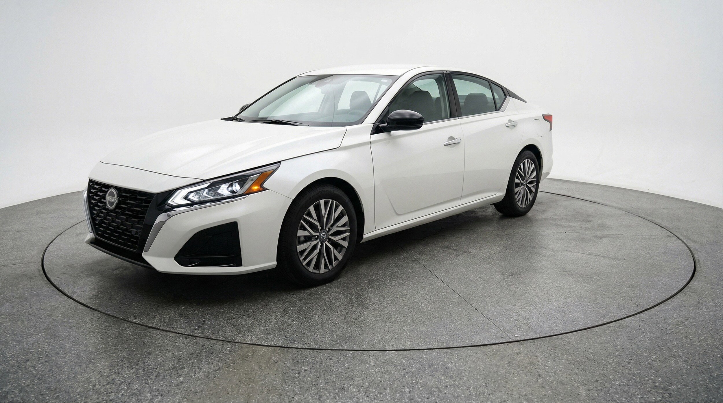 Thumbnail: 2025 Nissan Altima - 3