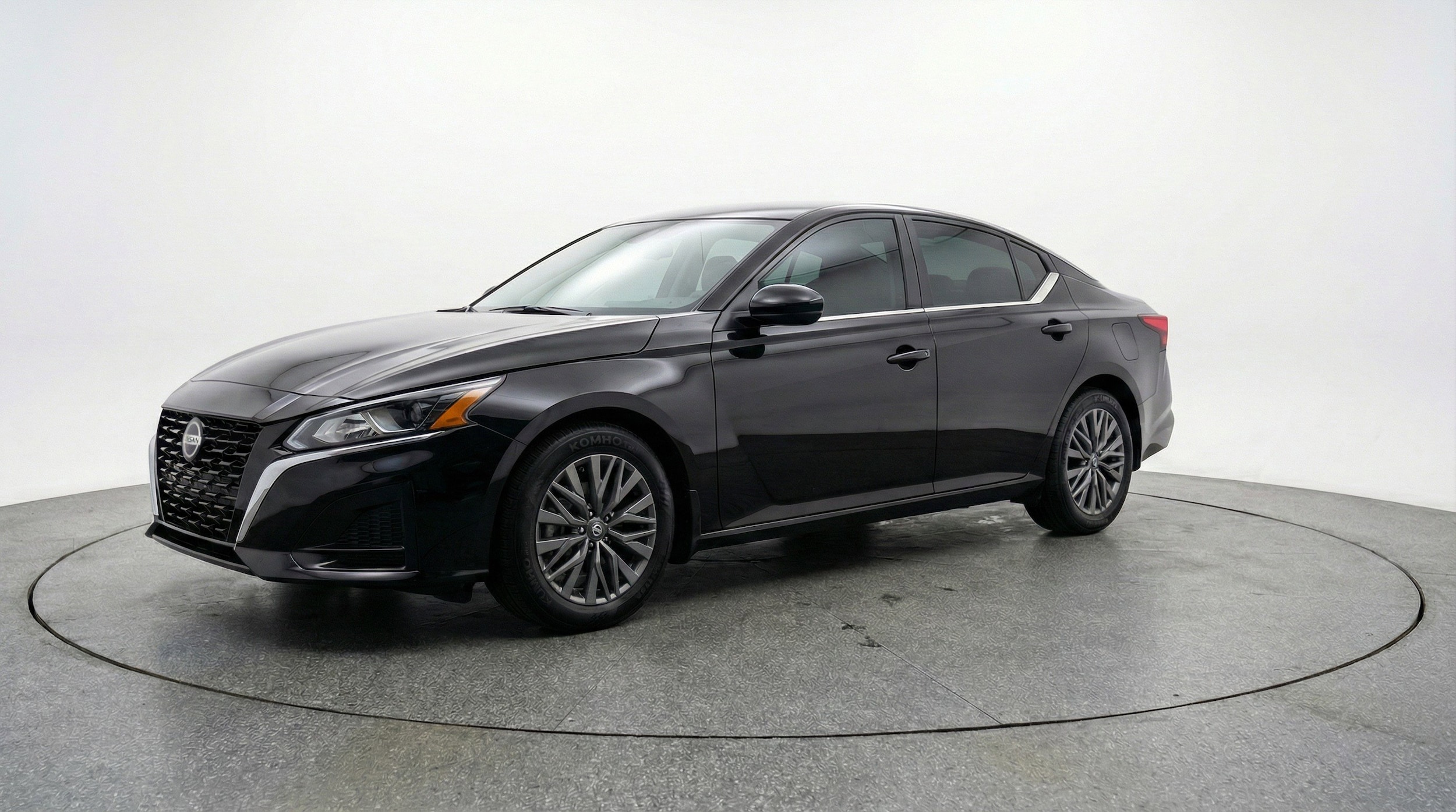 Thumbnail: 2025 Nissan Altima - 3