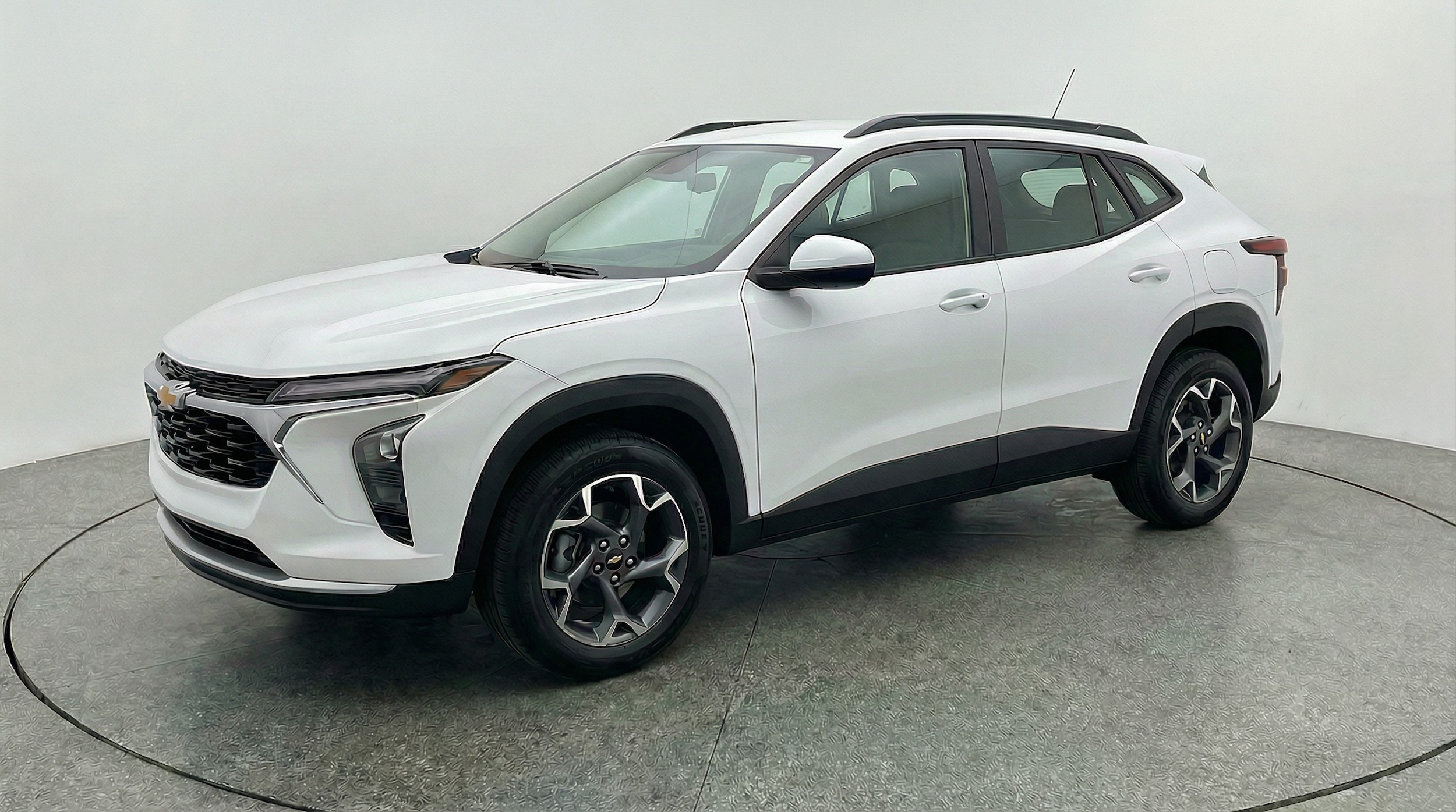 Thumbnail: 2025 Chevrolet Trax - 3