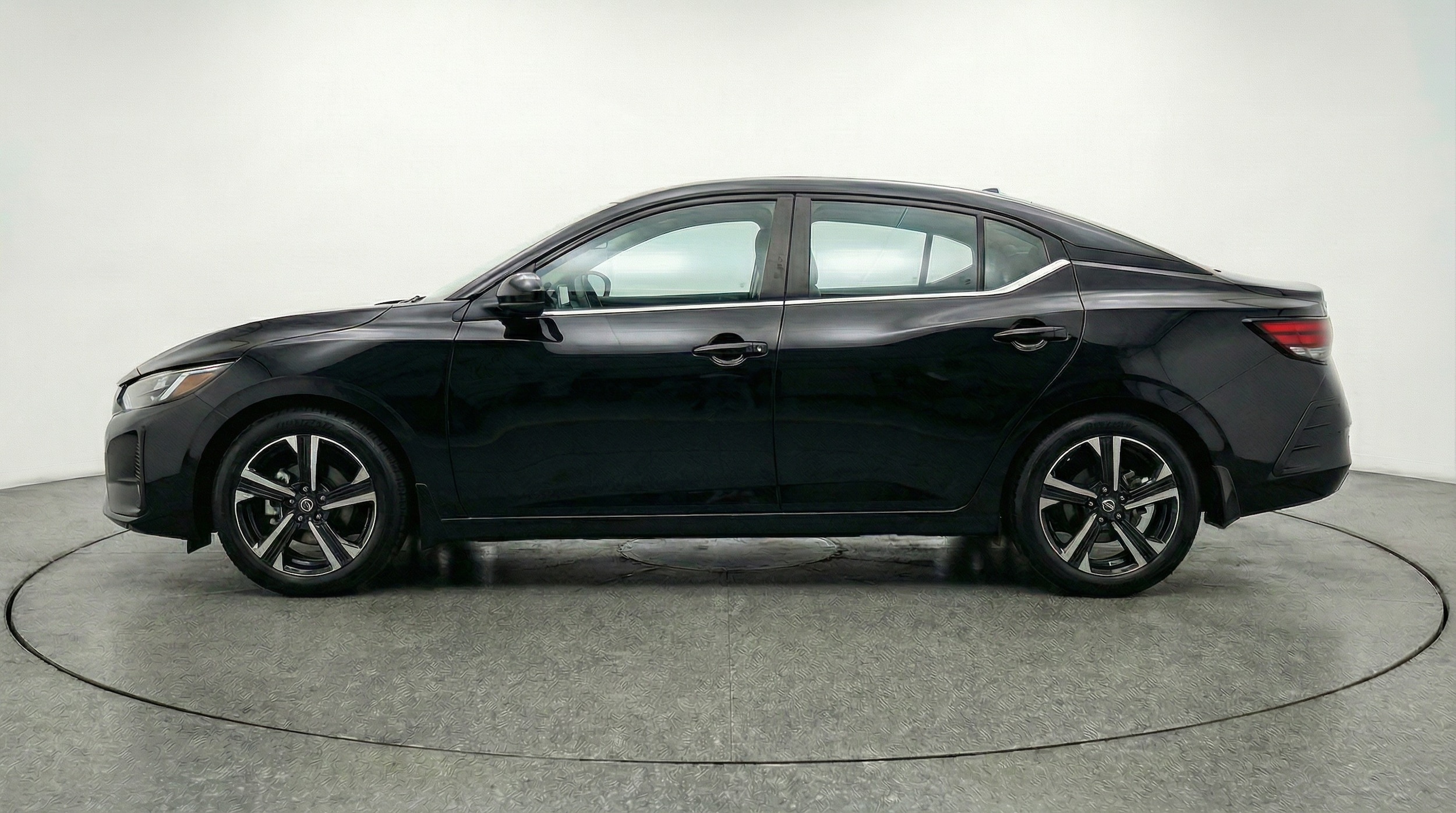 Thumbnail: 2025 Nissan Sentra - 4