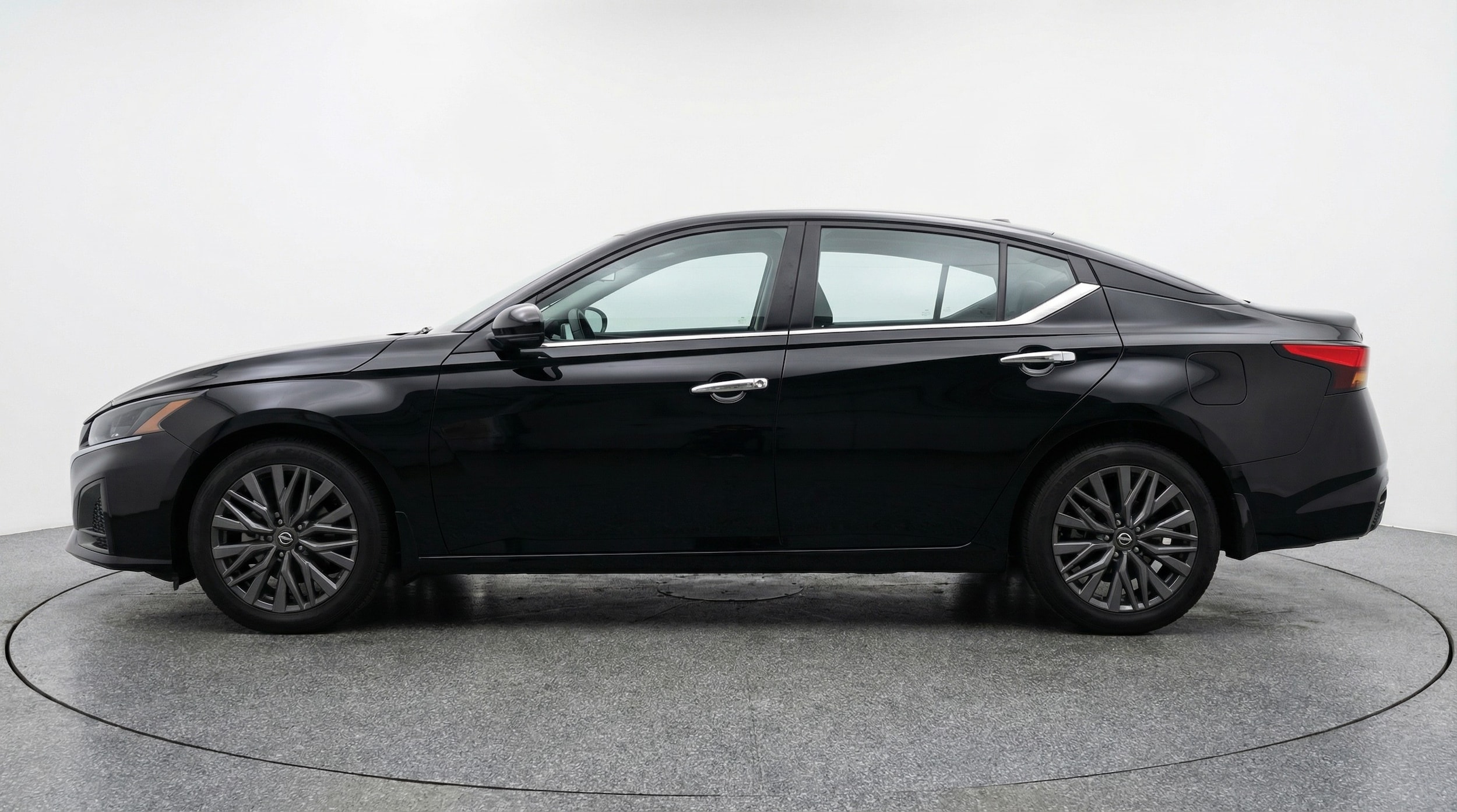 Thumbnail: 2025 Nissan Altima - 4