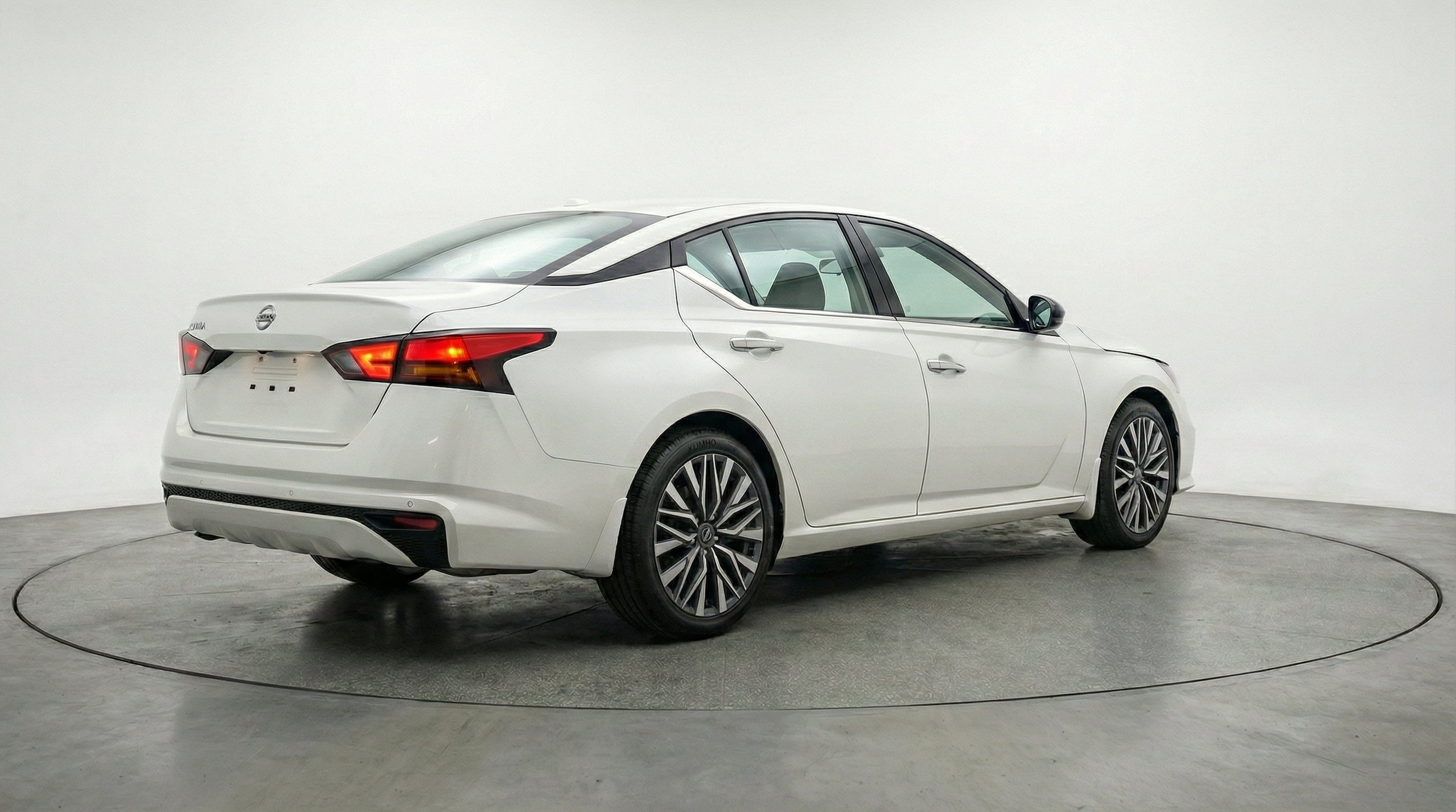 Thumbnail: 2025 Nissan Altima - 9