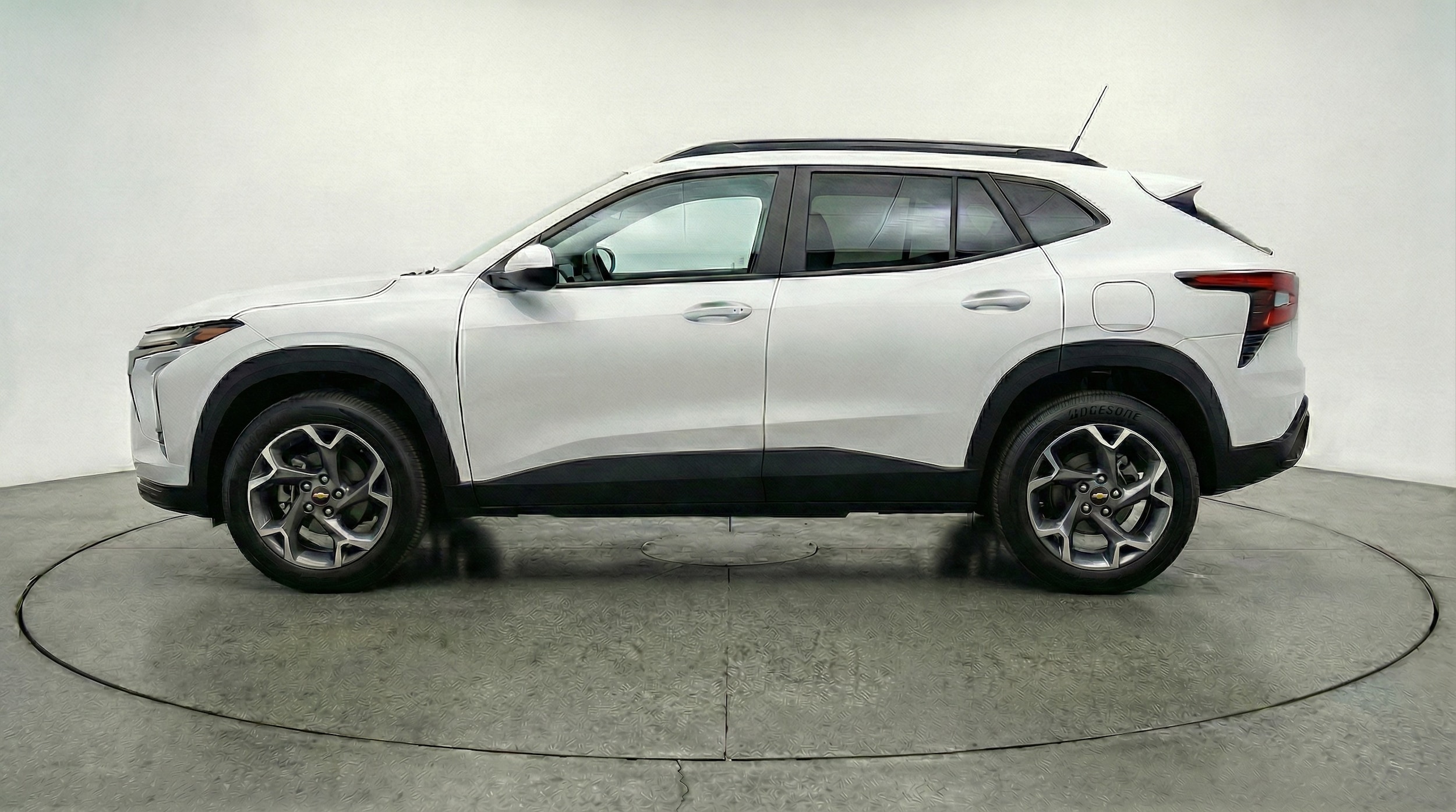 Thumbnail: 2025 Chevrolet Trax - 4