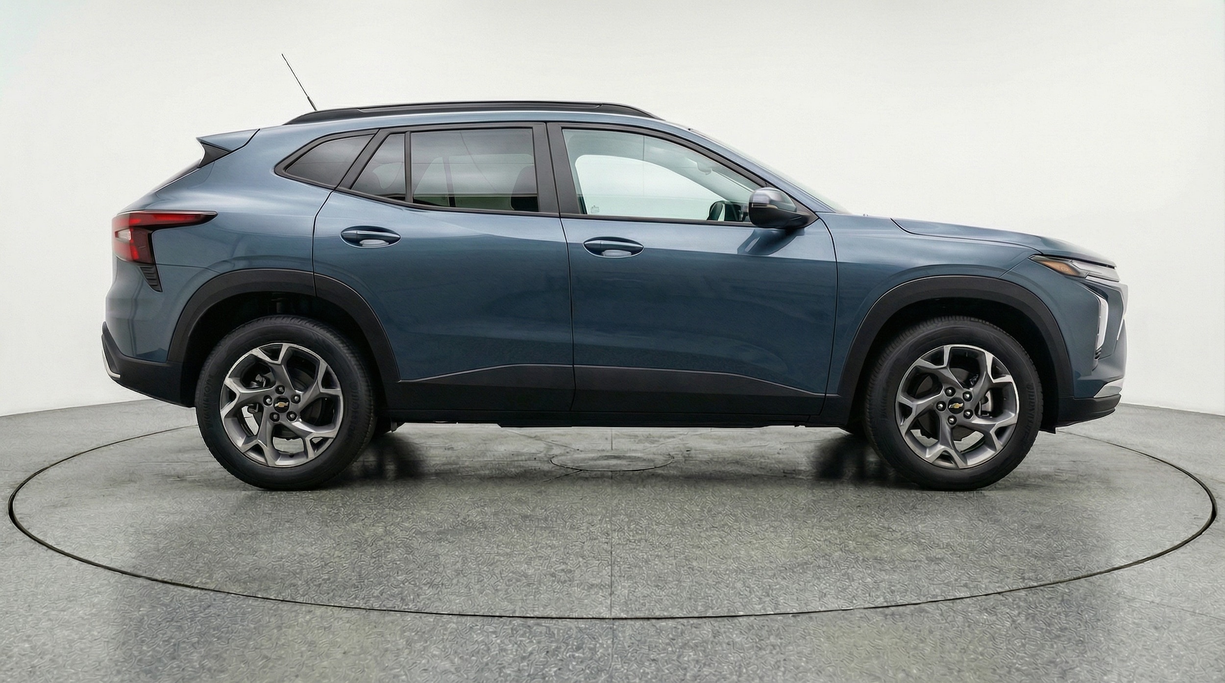 Thumbnail: 2025 Chevrolet Trax - 8