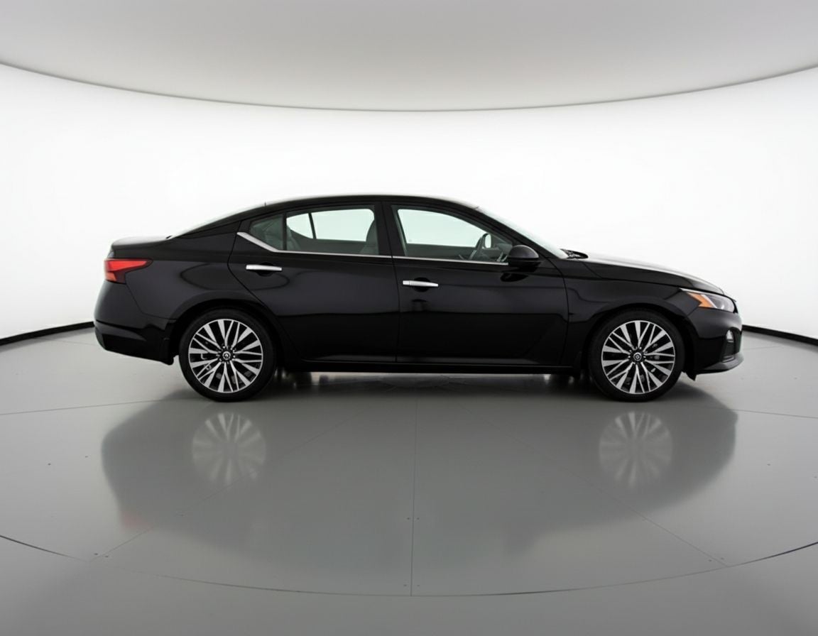 Thumbnail: 2025 Nissan Altima - 8