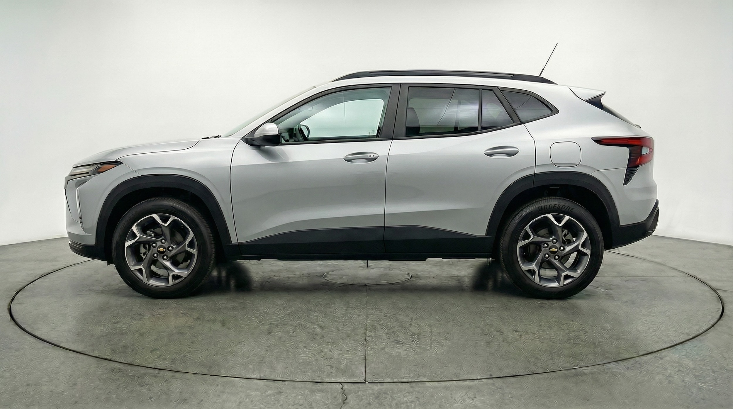 Thumbnail: 2025 Chevrolet Trax - 4