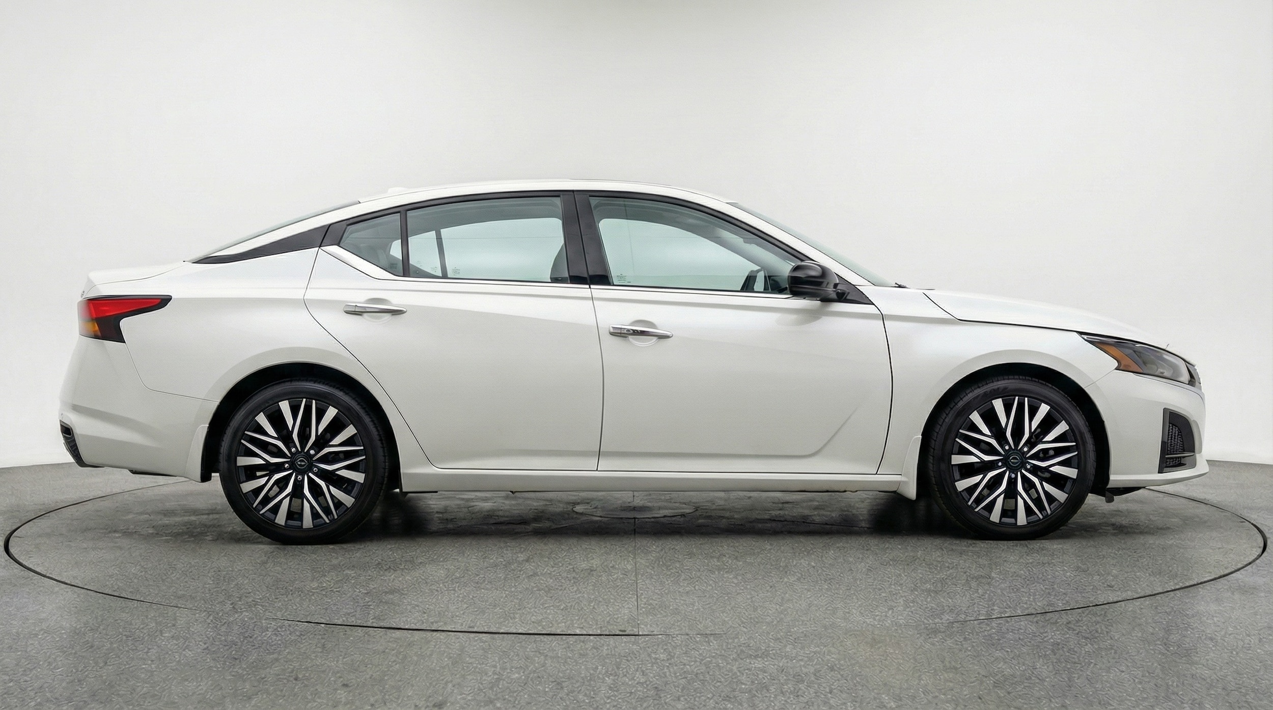 Thumbnail: 2025 Nissan Altima - 8