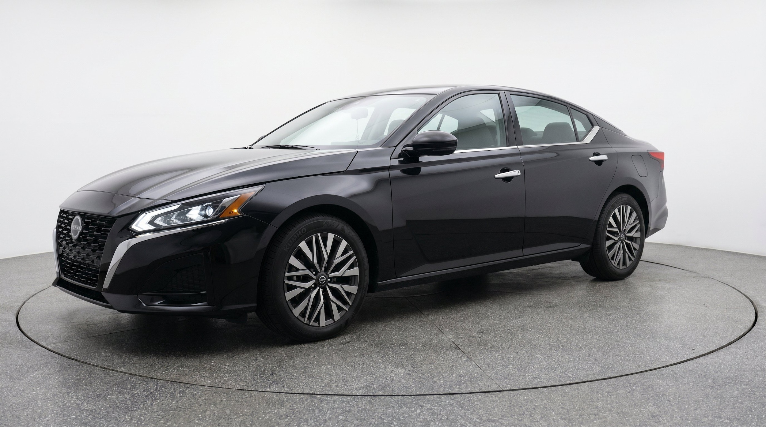 Thumbnail: 2025 Nissan Altima - 3