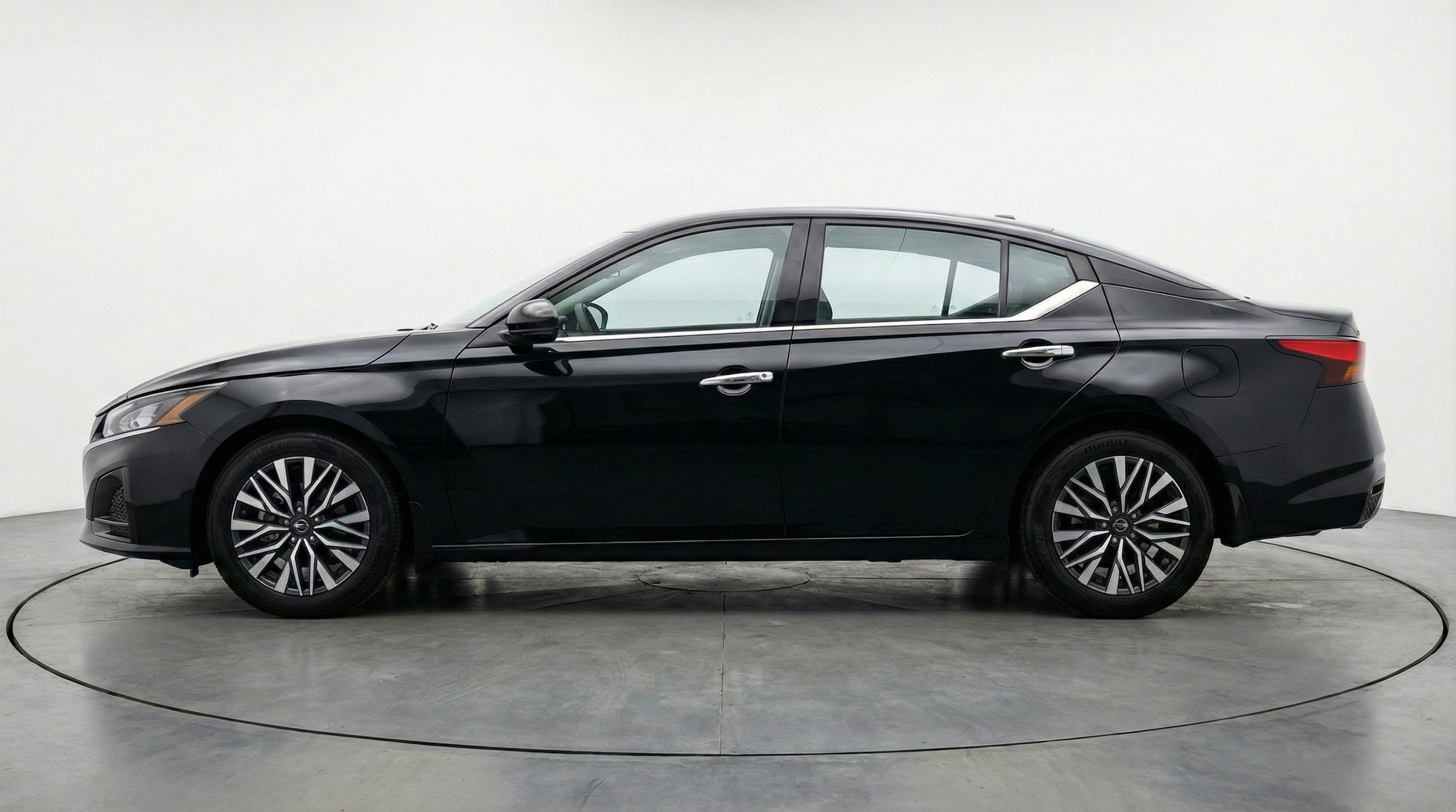 Thumbnail: 2025 Nissan Altima - 4