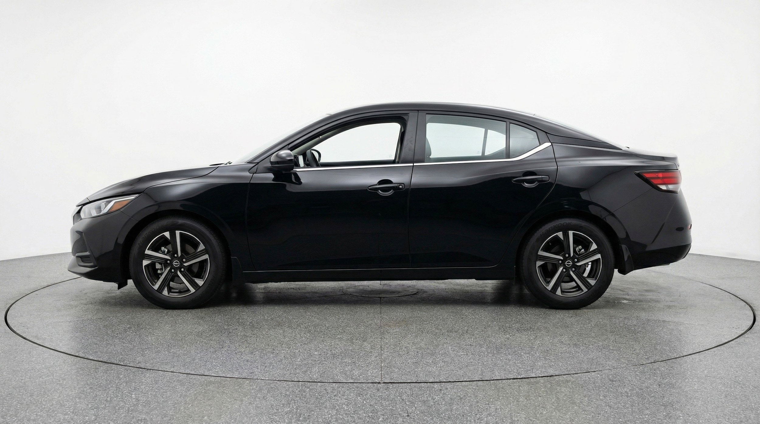Thumbnail: 2025 Nissan Sentra - 5
