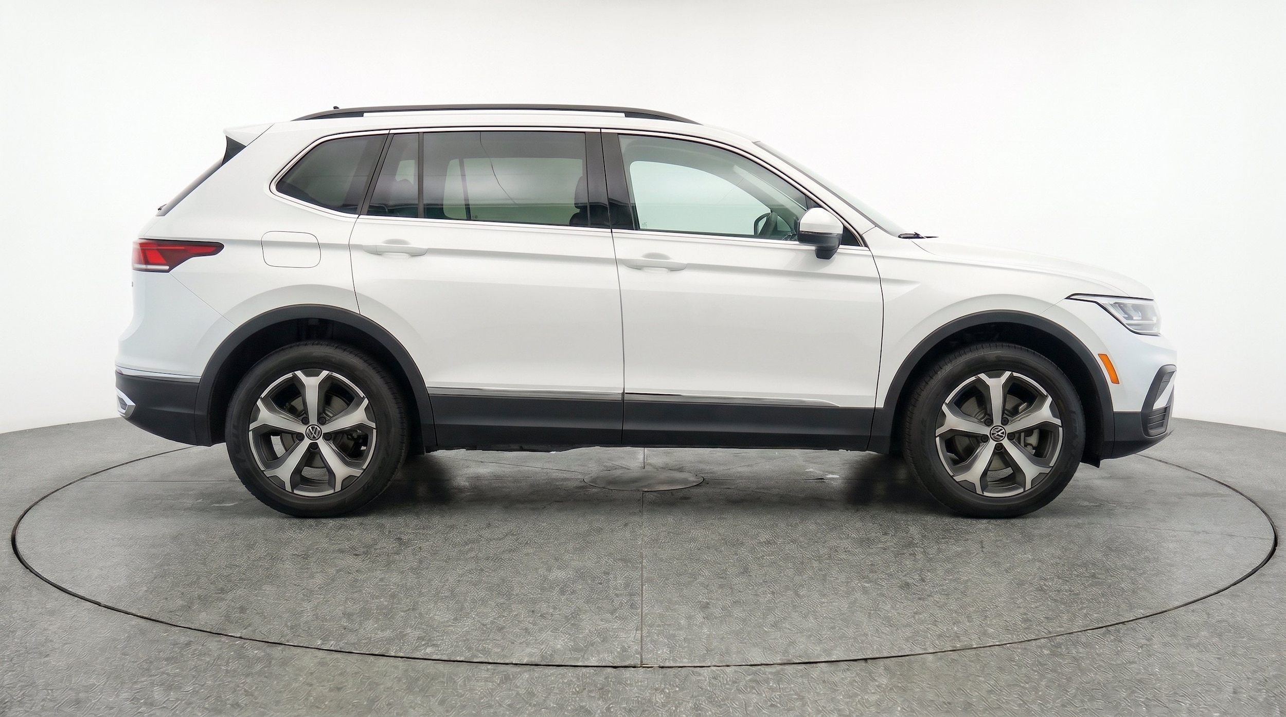 Thumbnail: 2026 Volkswagen Tiguan - 11